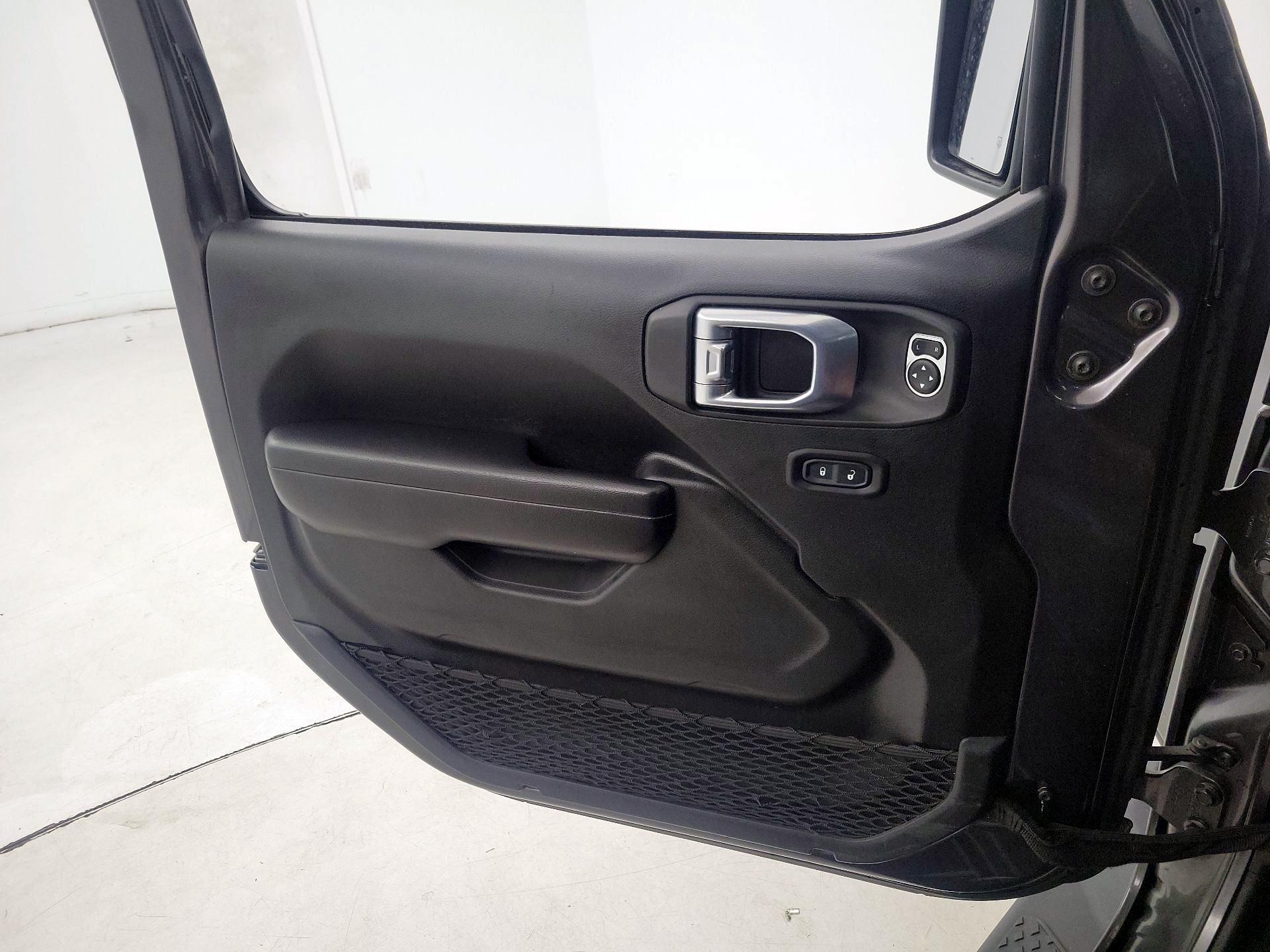 Thumbnail: 2021 Jeep Gladiator - 12