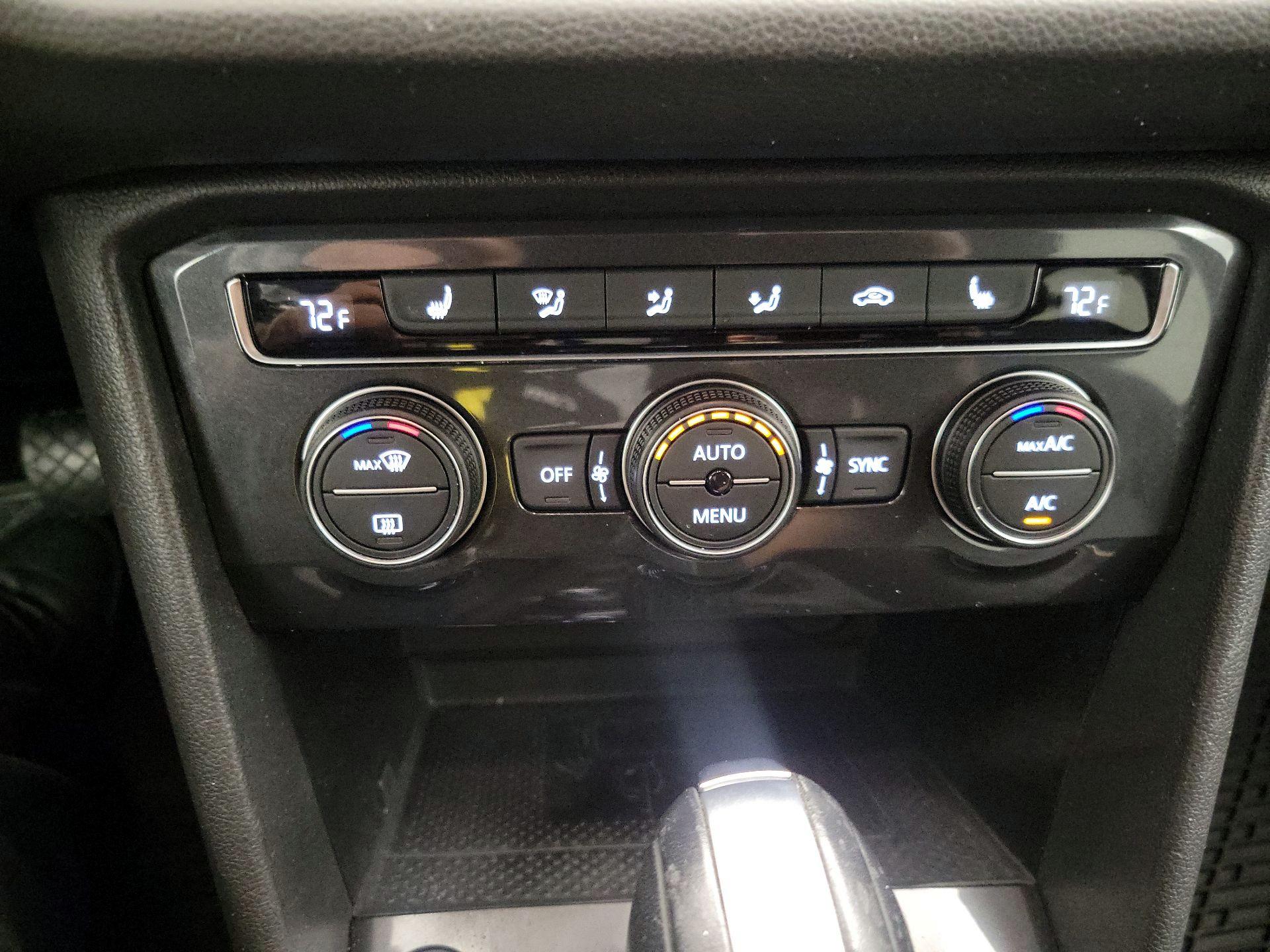 Thumbnail: 2021 Volkswagen Tiguan - 16