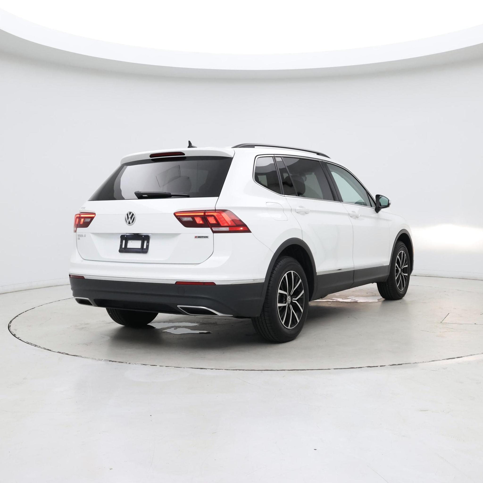 Thumbnail: 2021 Volkswagen Tiguan - 8