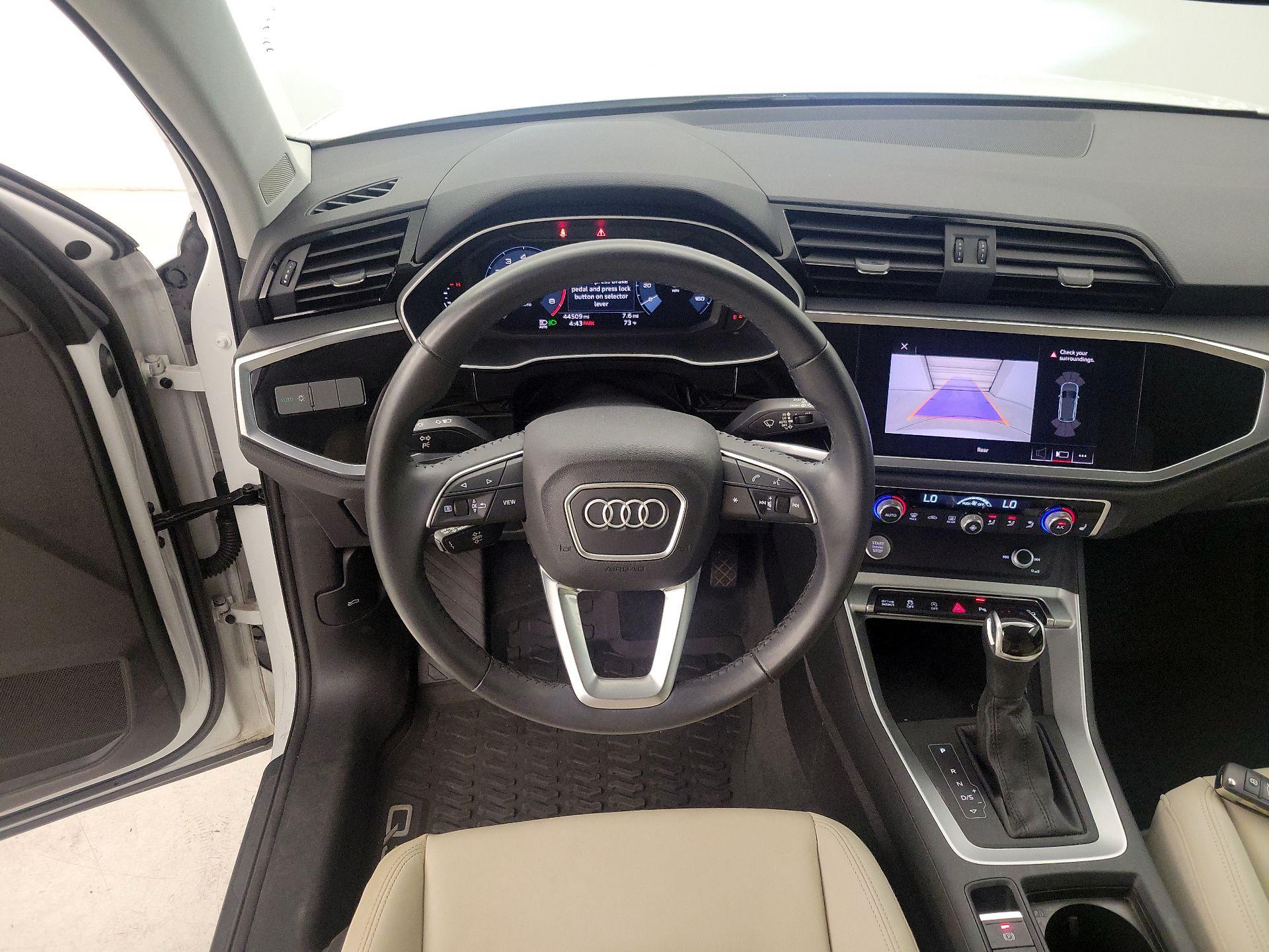 Thumbnail: 2020 Audi Q3 - 10