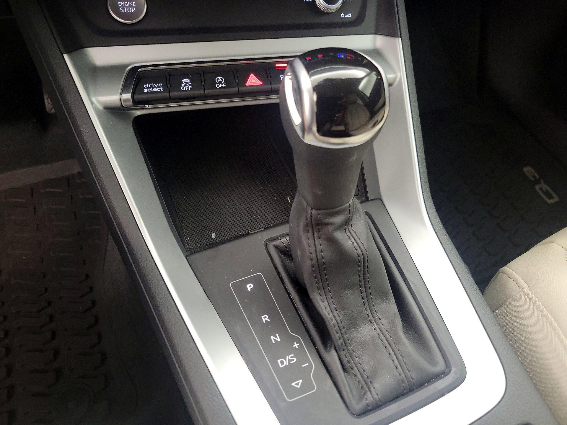 Thumbnail: 2020 Audi Q3 - 16