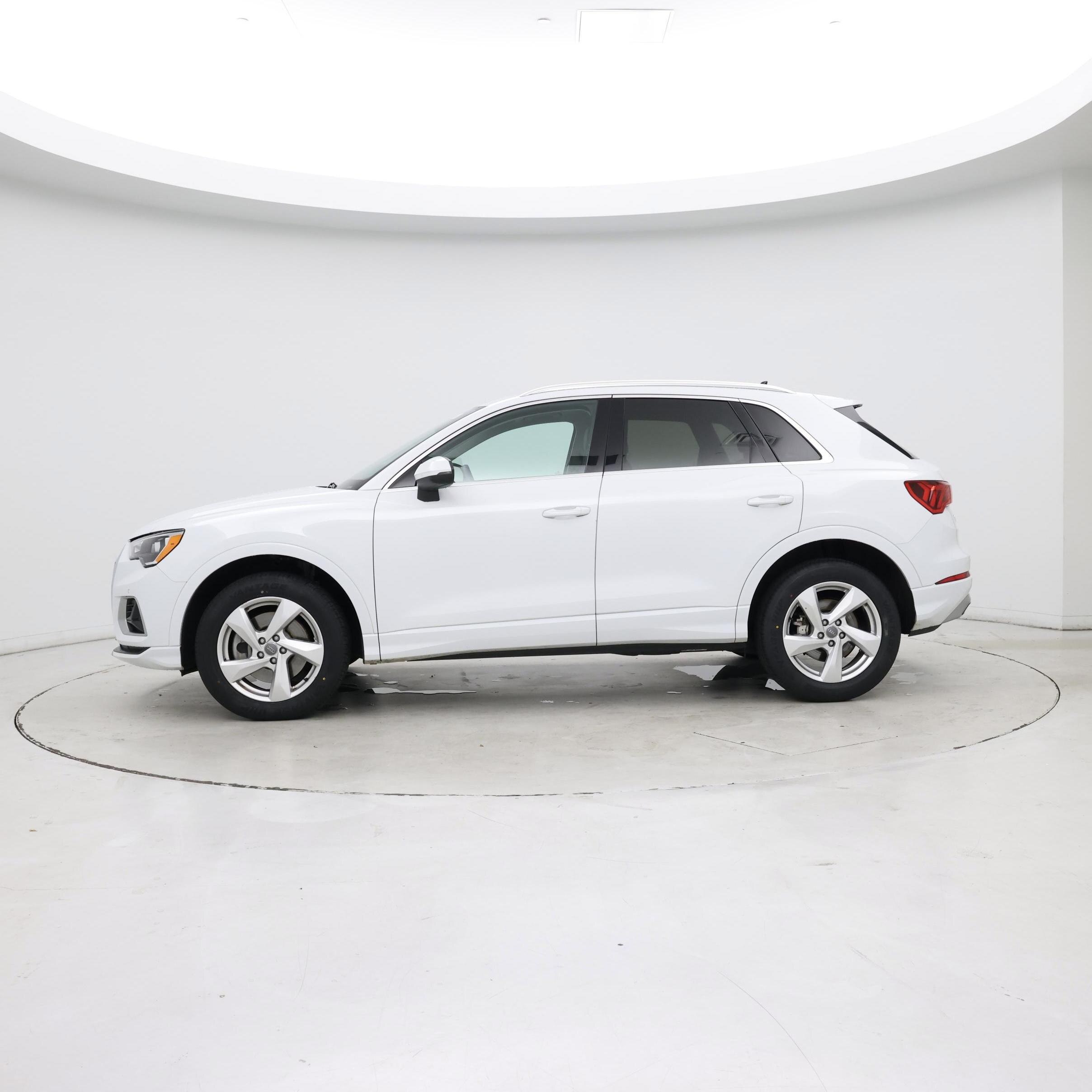 Thumbnail: 2020 Audi Q3 - 3