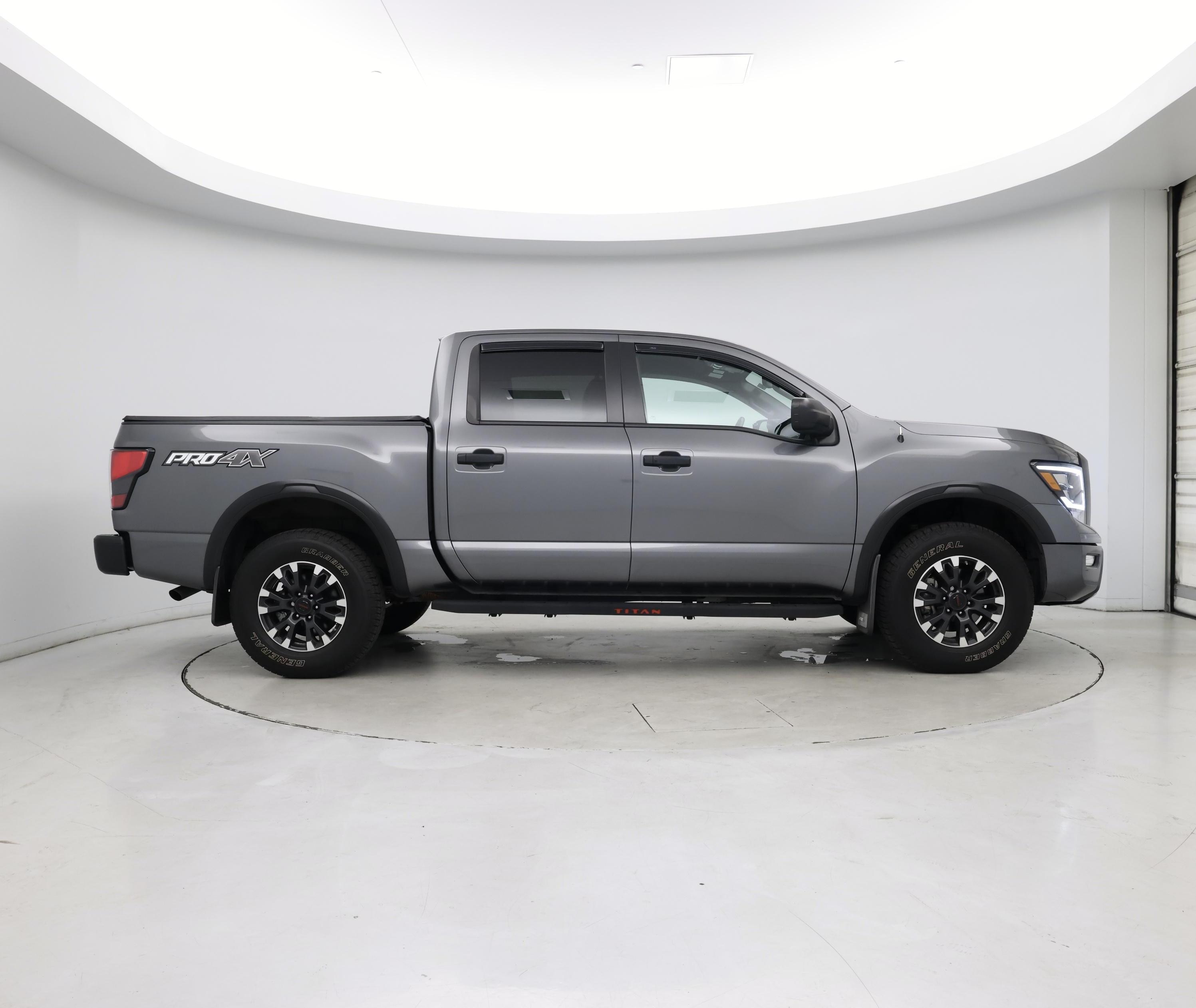 Thumbnail: 2021 Nissan Titan - 7