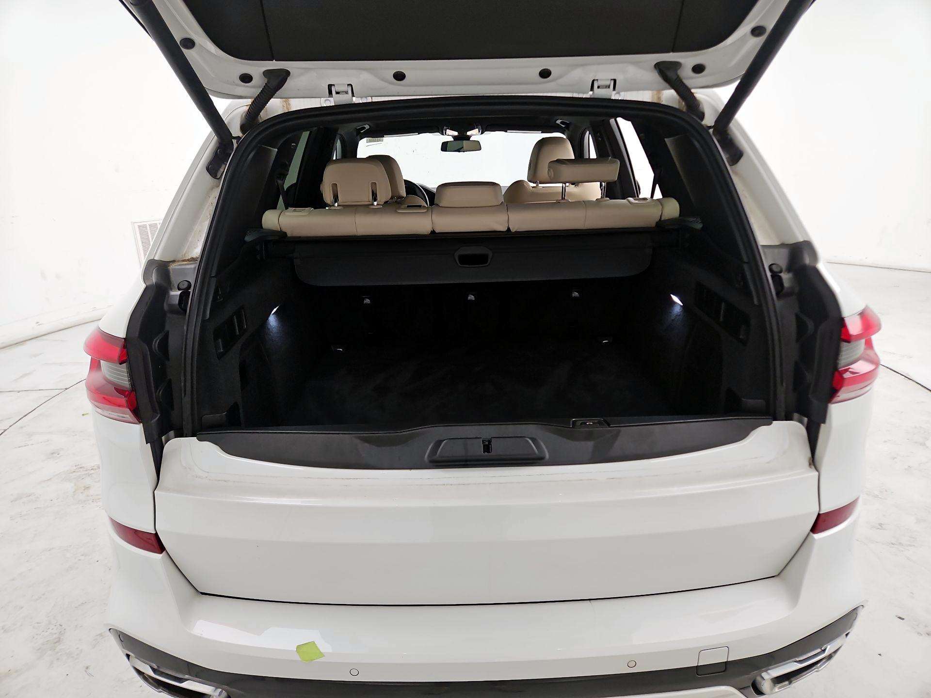 Thumbnail: 2021 BMW X5 - 20