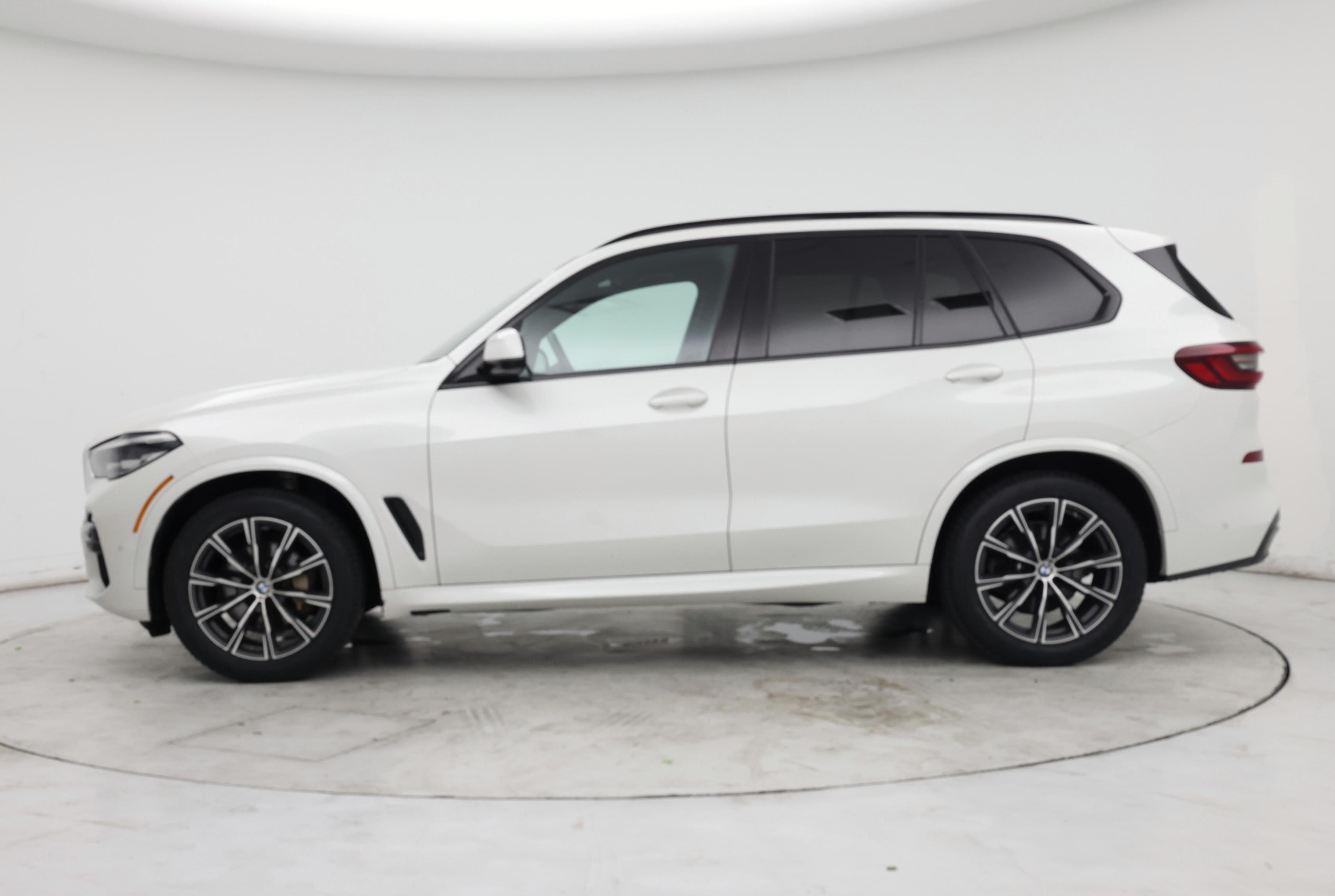 Thumbnail: 2021 BMW X5 - 3