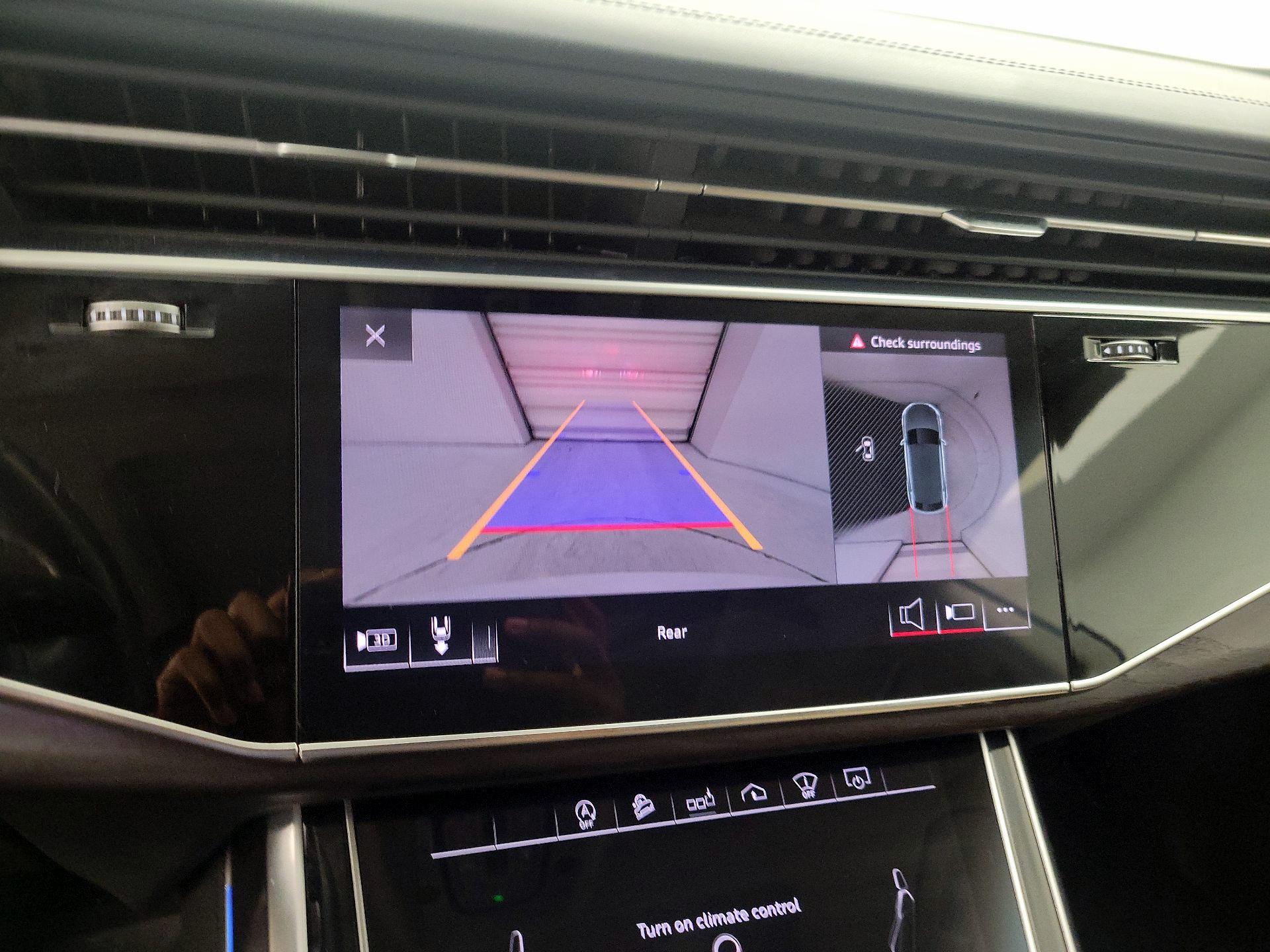Thumbnail: 2020 Audi Q8 - 14