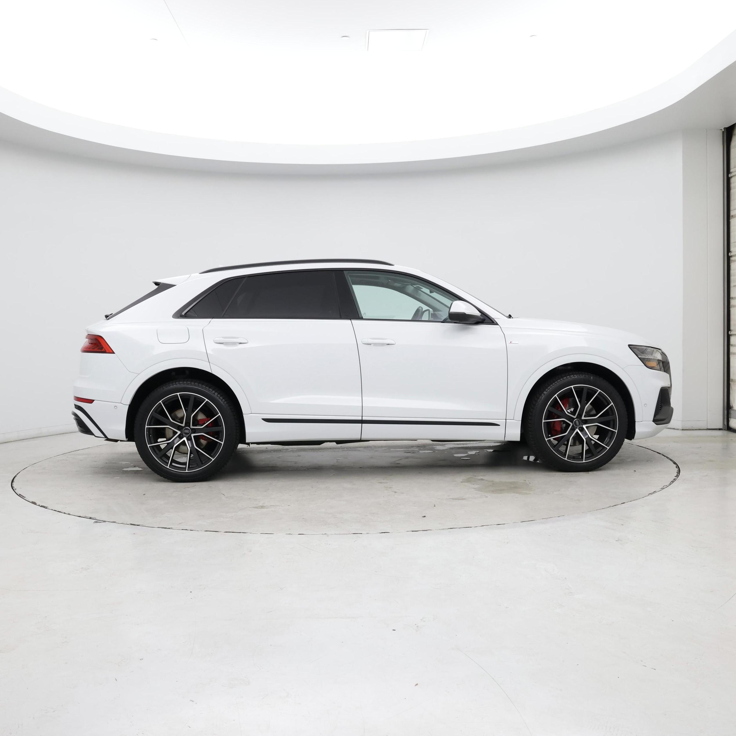 Thumbnail: 2020 Audi Q8 - 7