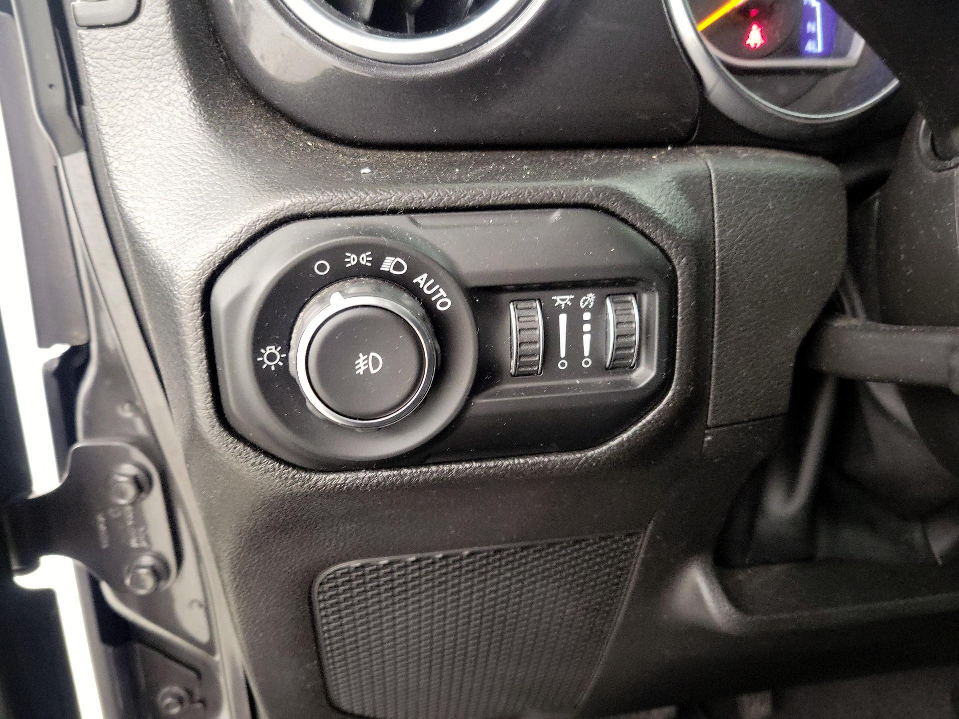 Thumbnail: 2022 Jeep Wrangler - 13