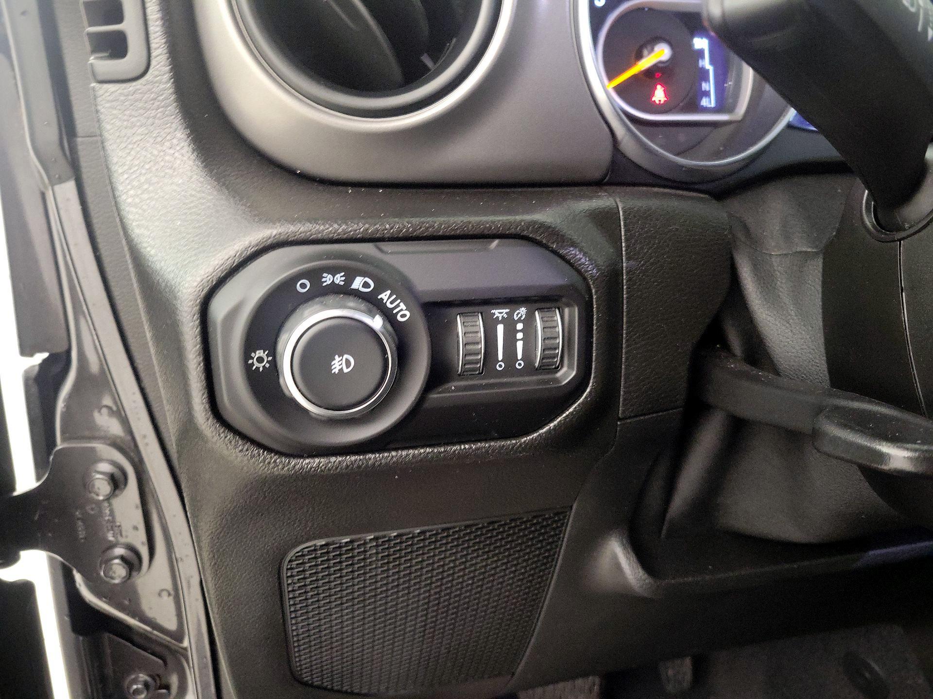 Thumbnail: 2021 Jeep Wrangler - 13