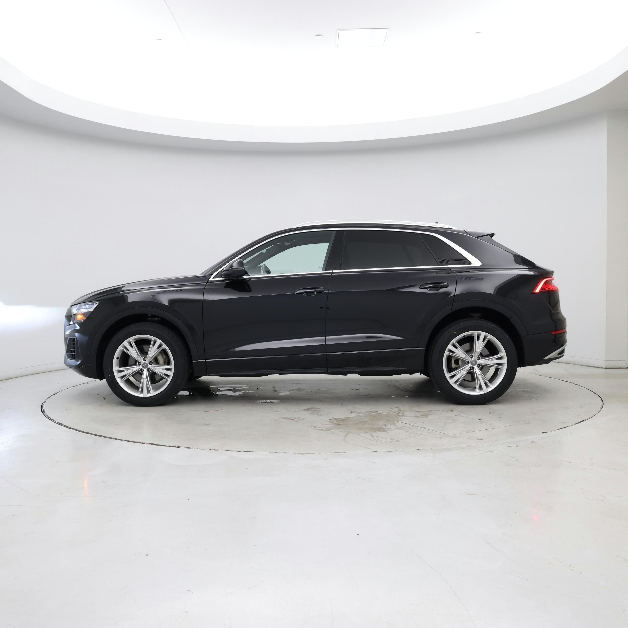 Thumbnail: 2019 Audi Q8 - 3