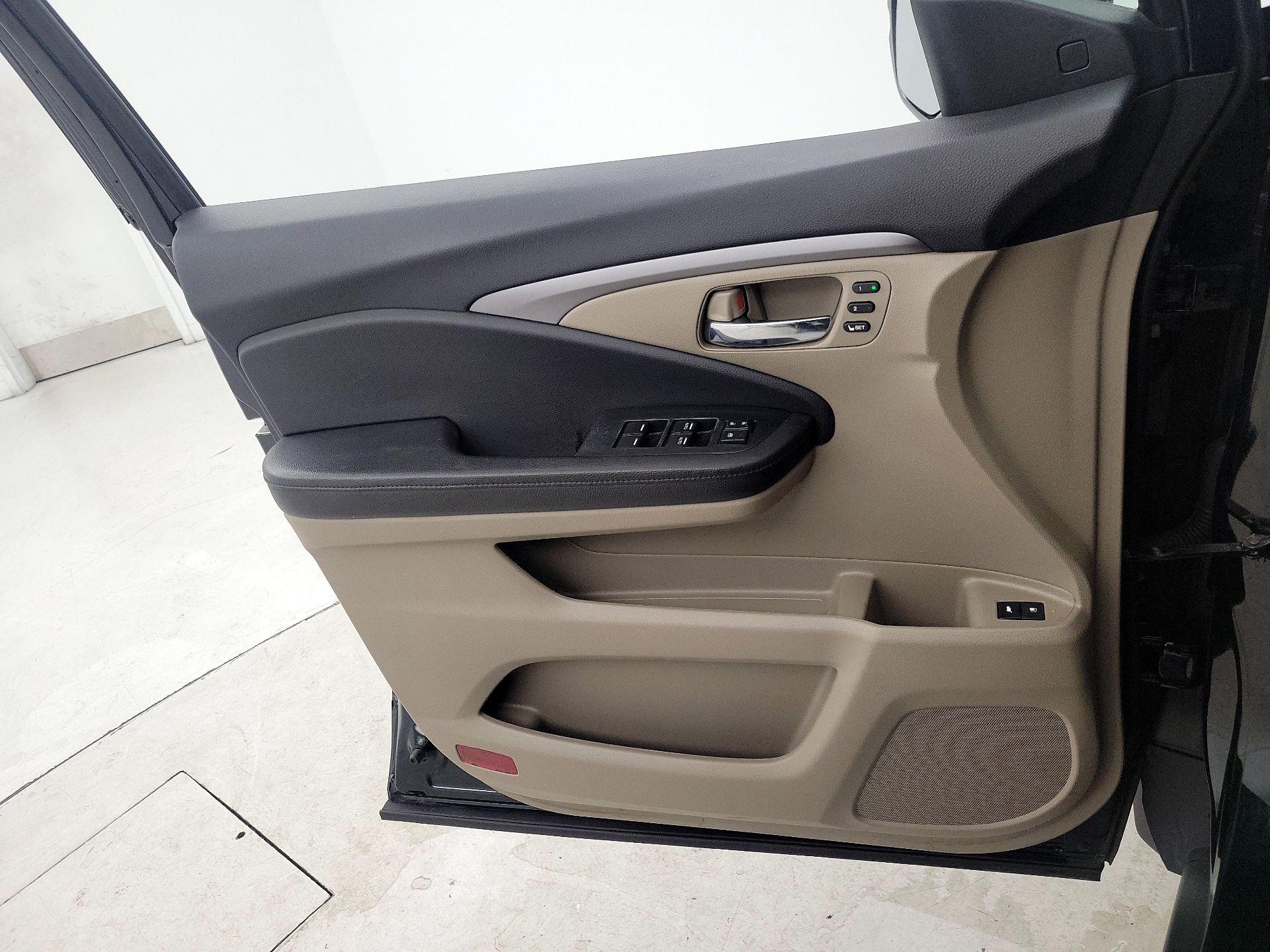 Thumbnail: 2020 Honda Pilot - 12