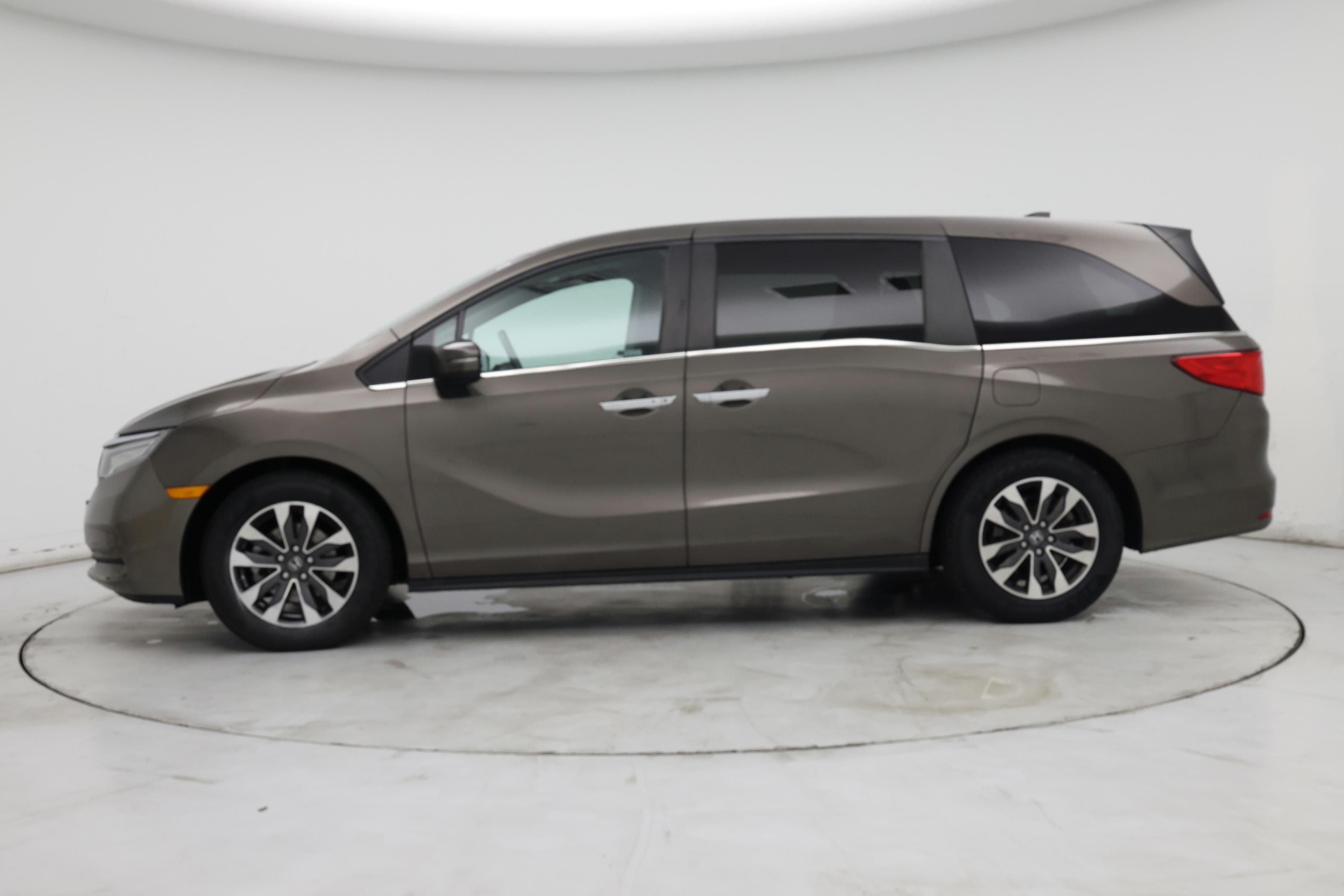 Thumbnail: 2022 Honda Odyssey - 3