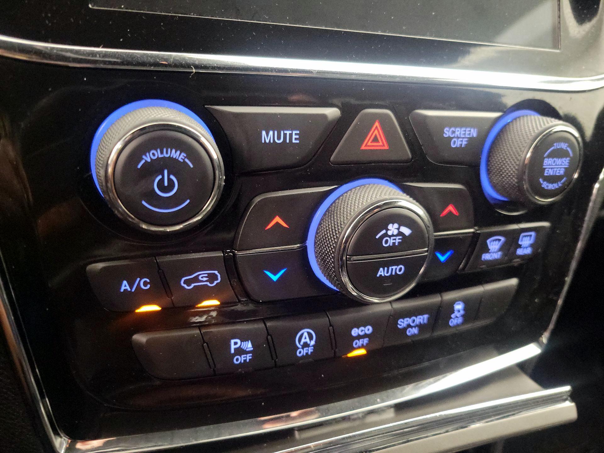 Thumbnail: 2021 Jeep Grand Cherokee - 16