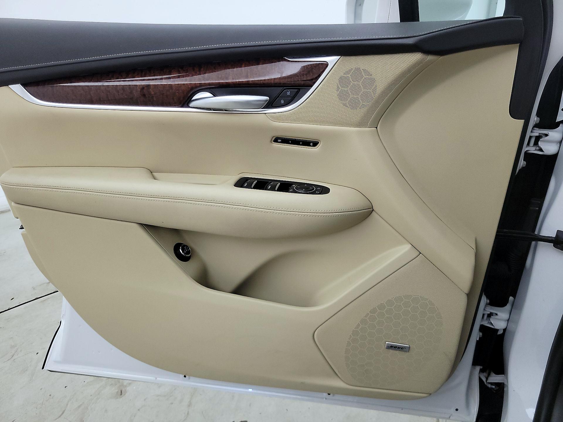 Thumbnail: 2019 Cadillac XT5 - 12