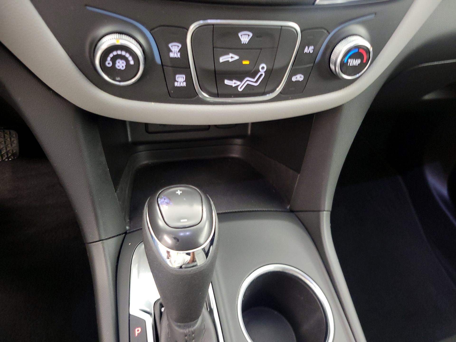 Thumbnail: 2021 Chevrolet Equinox - 16