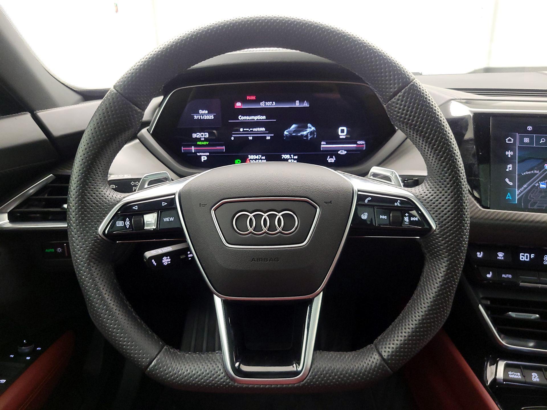 Thumbnail: 2022 Audi e-tron GT - 10