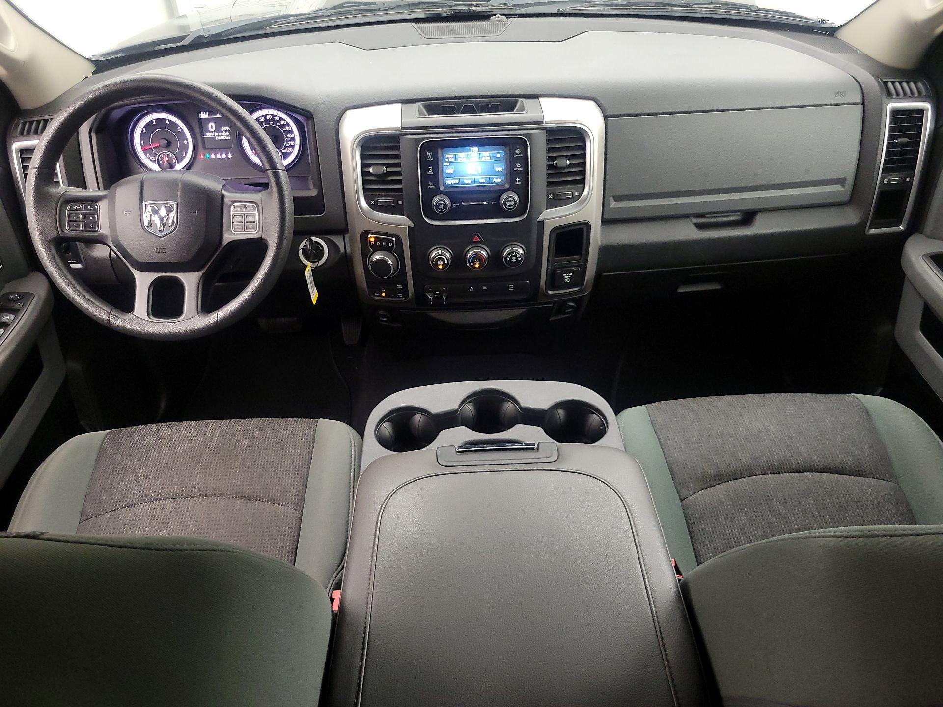 Thumbnail: 2020 RAM 1500 Classic - 9
