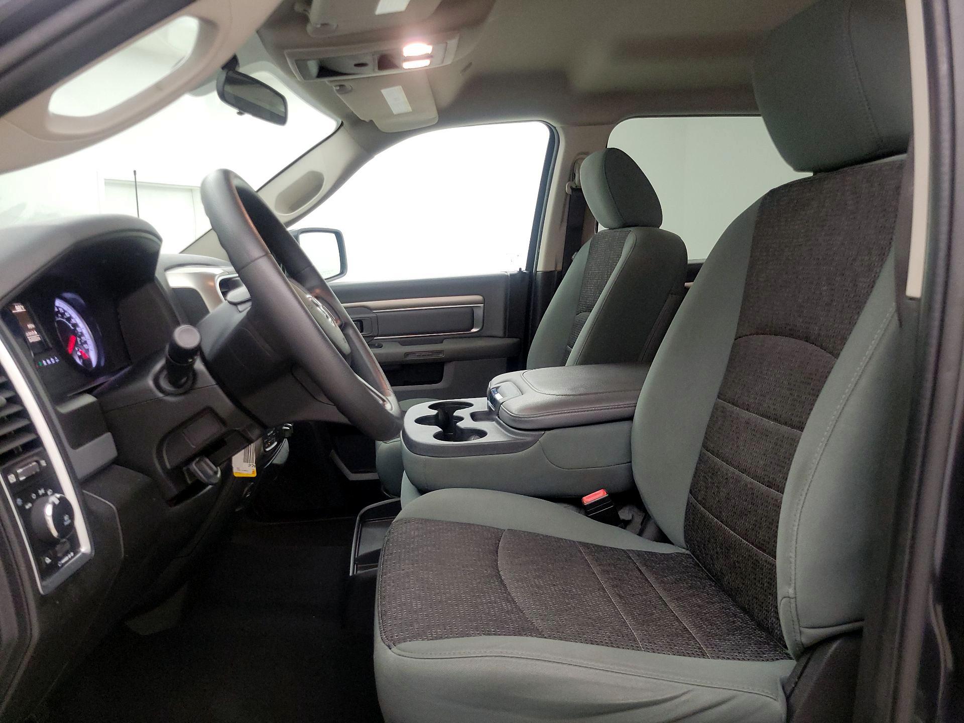 Thumbnail: 2020 RAM 1500 Classic - 11