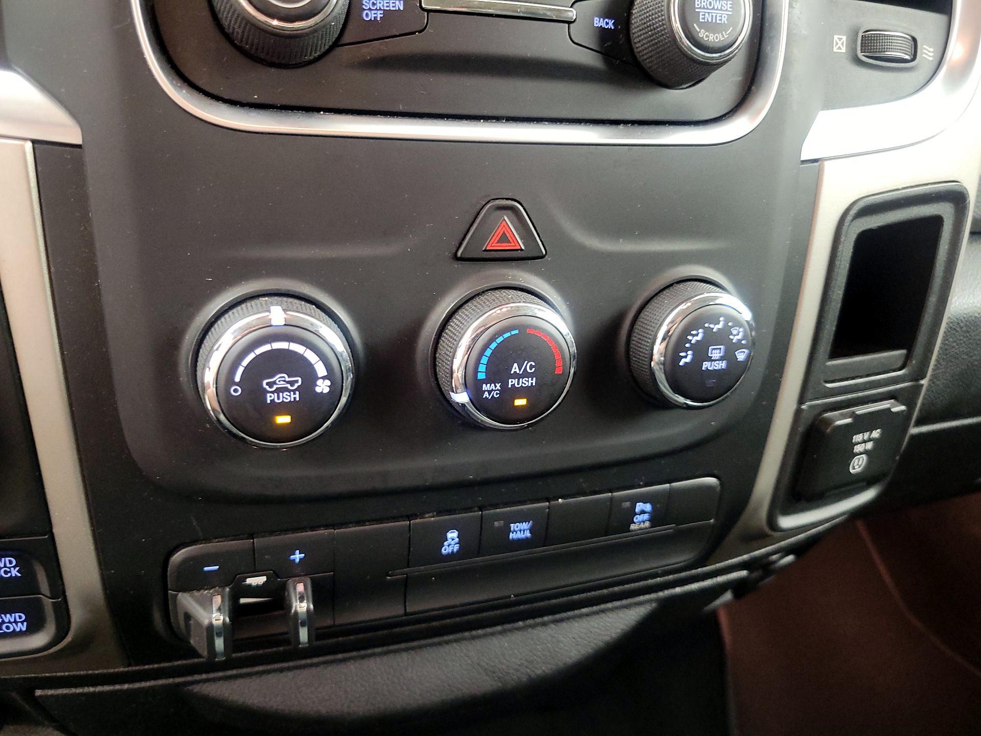 Thumbnail: 2020 RAM 1500 Classic - 16