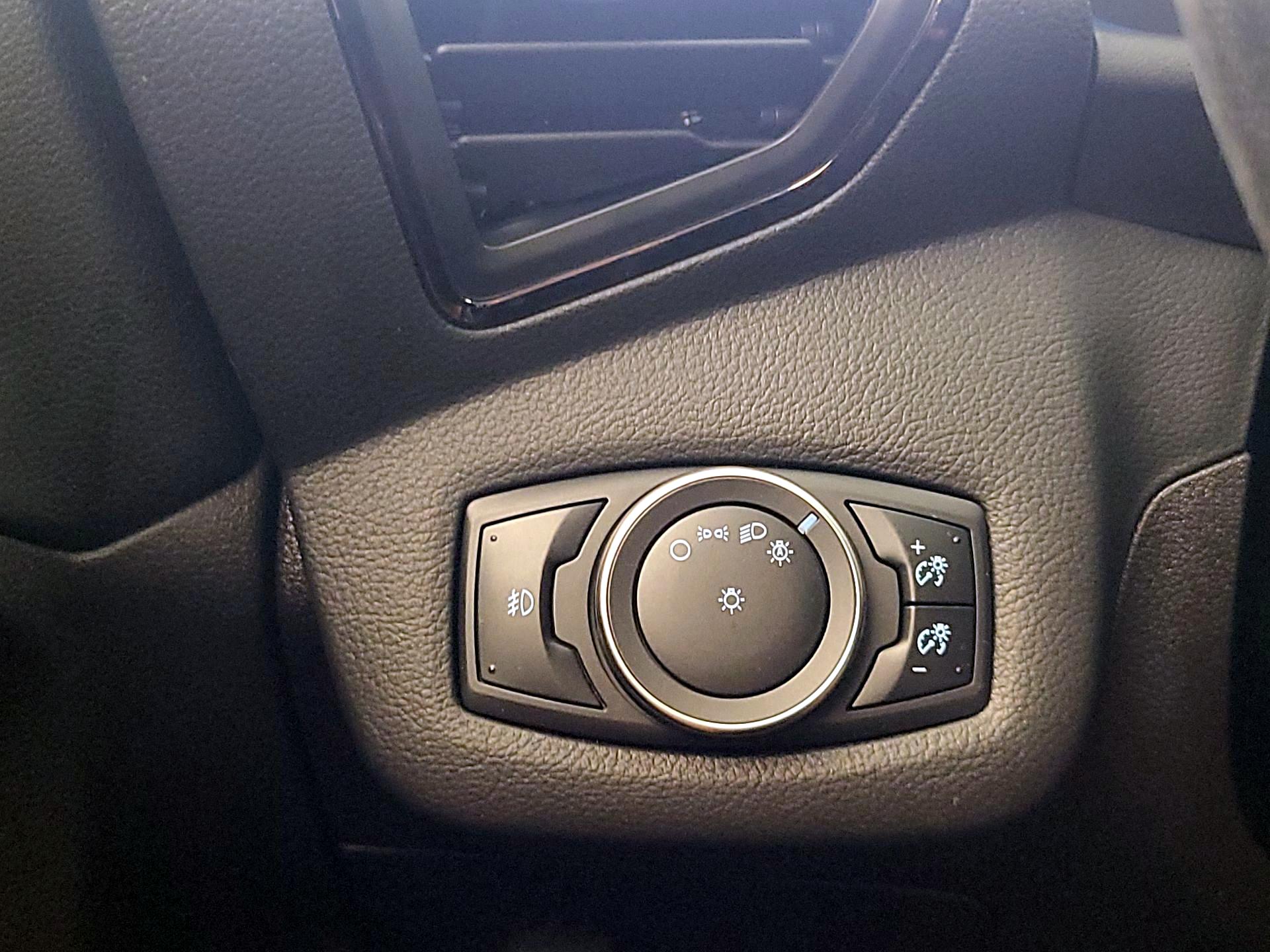 Thumbnail: 2015 Ford Escape - 13