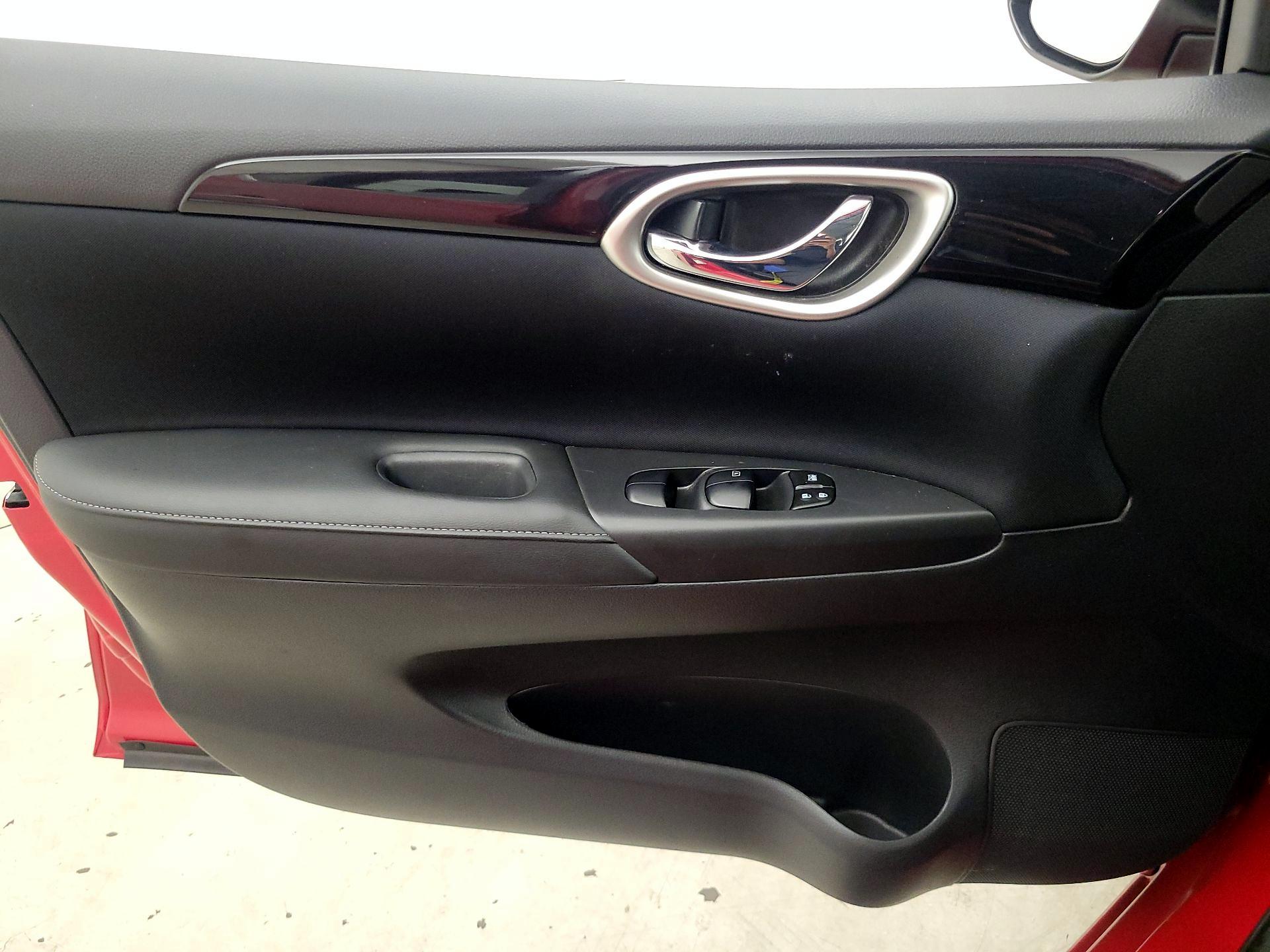 Thumbnail: 2018 Nissan Sentra - 12