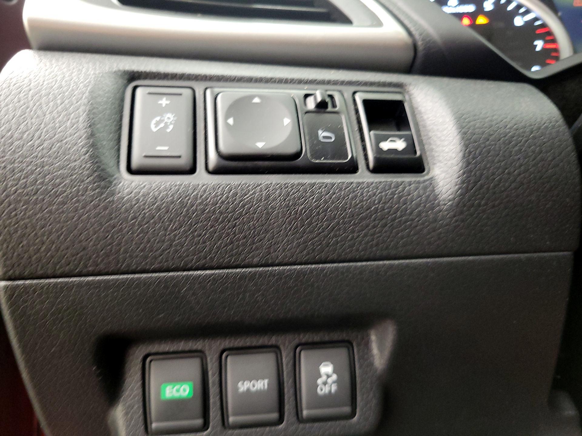 Thumbnail: 2018 Nissan Sentra - 13