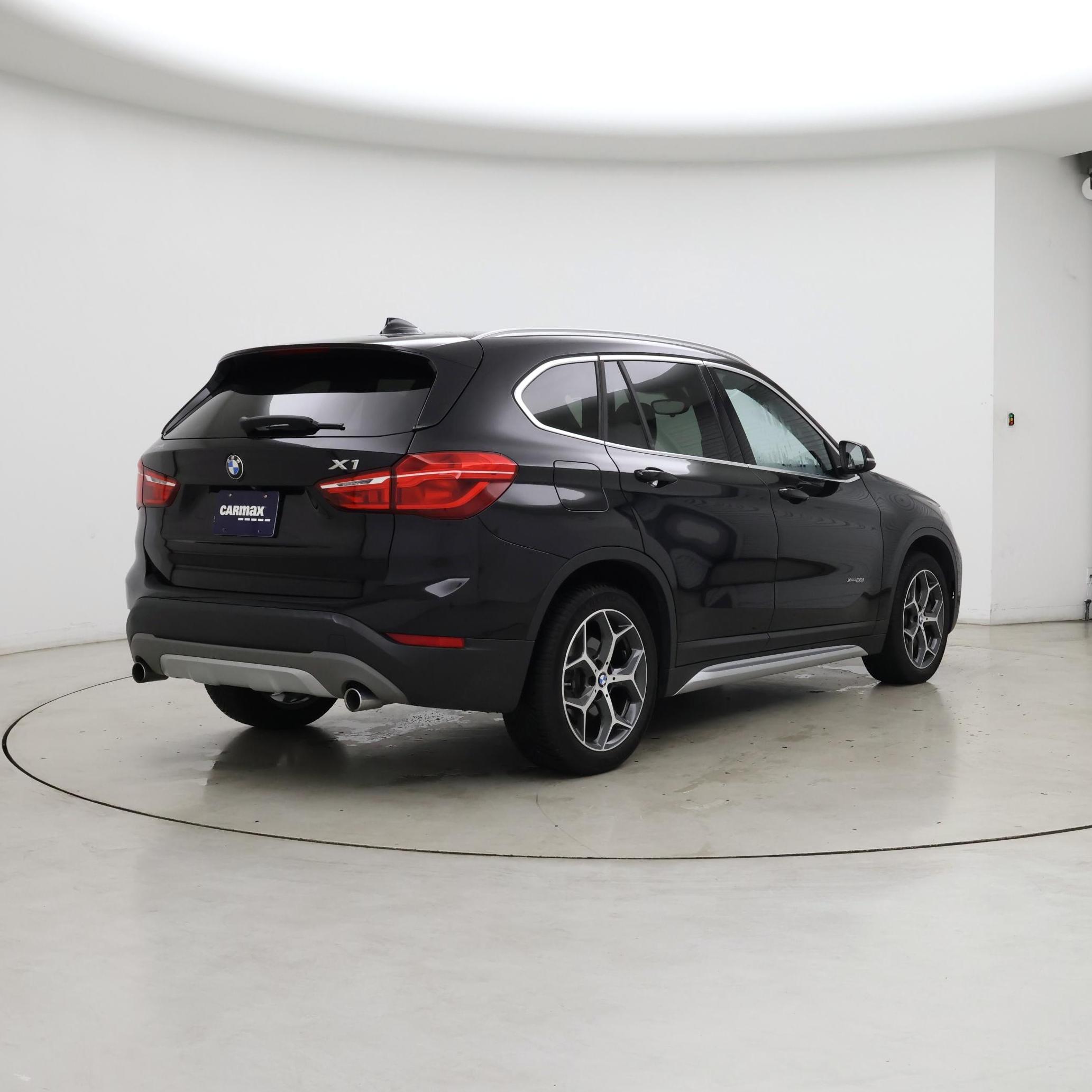 Thumbnail: 2018 BMW X1 - 8