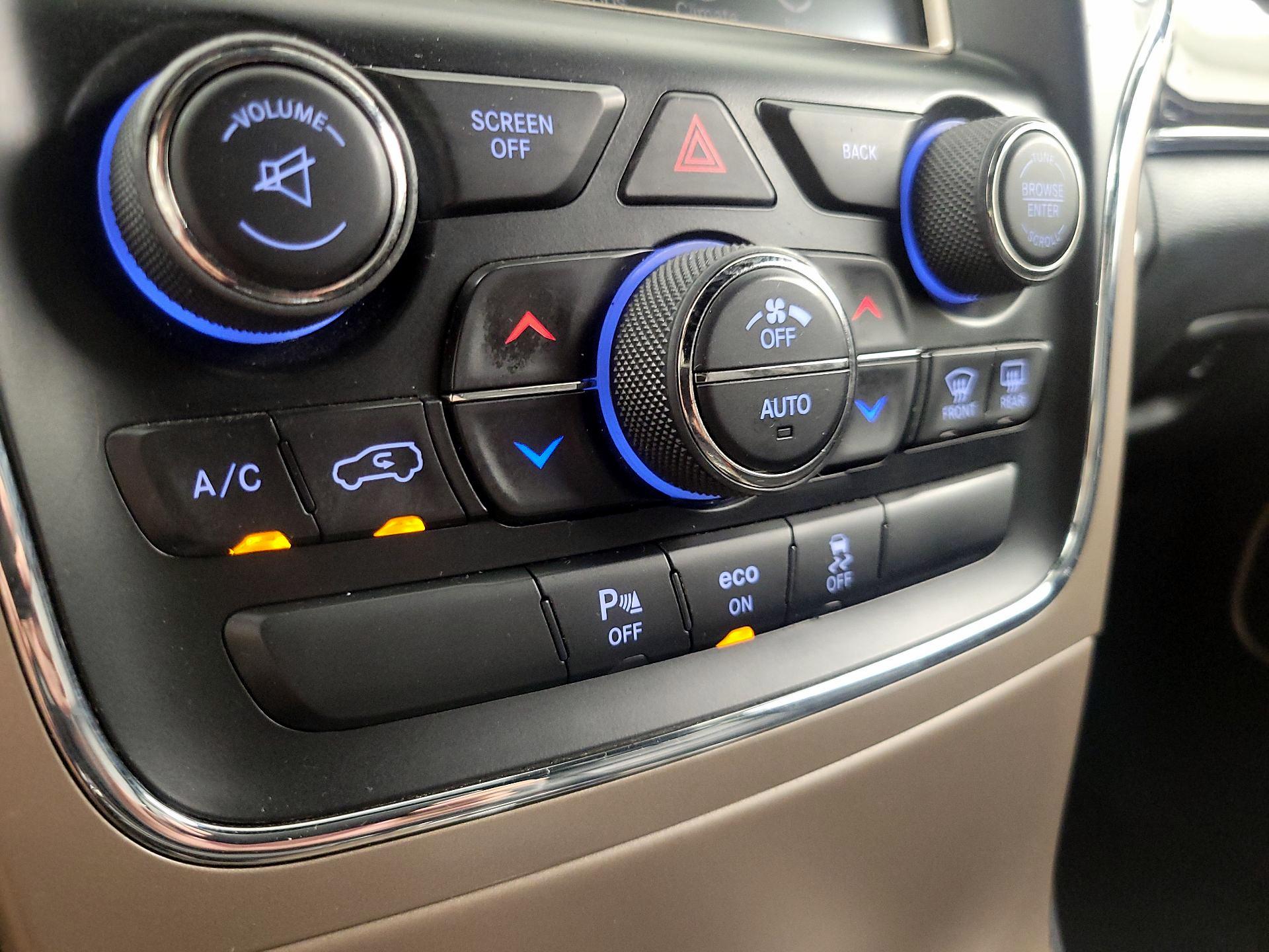 Thumbnail: 2015 Jeep Grand Cherokee - 17