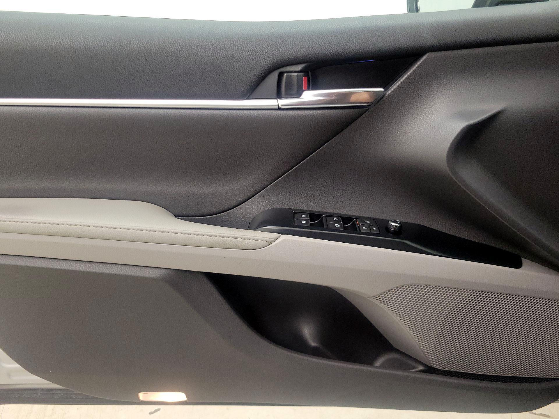 Thumbnail: 2020 Toyota Camry - 12