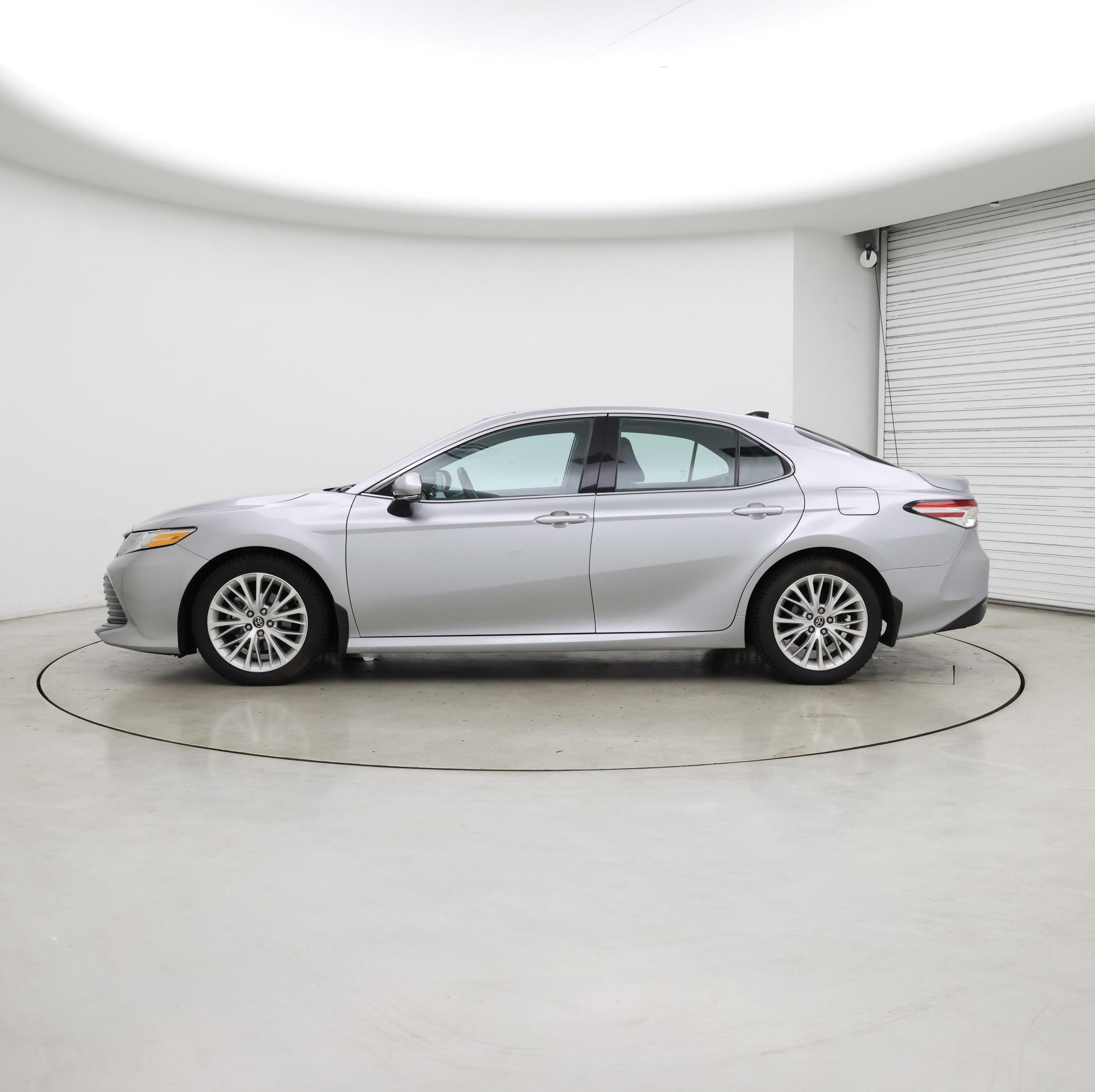 Thumbnail: 2020 Toyota Camry - 3