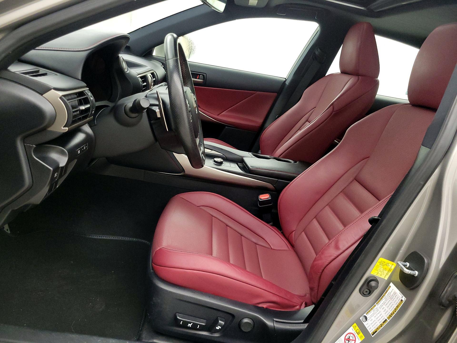 Thumbnail: 2018 Lexus IS - 11