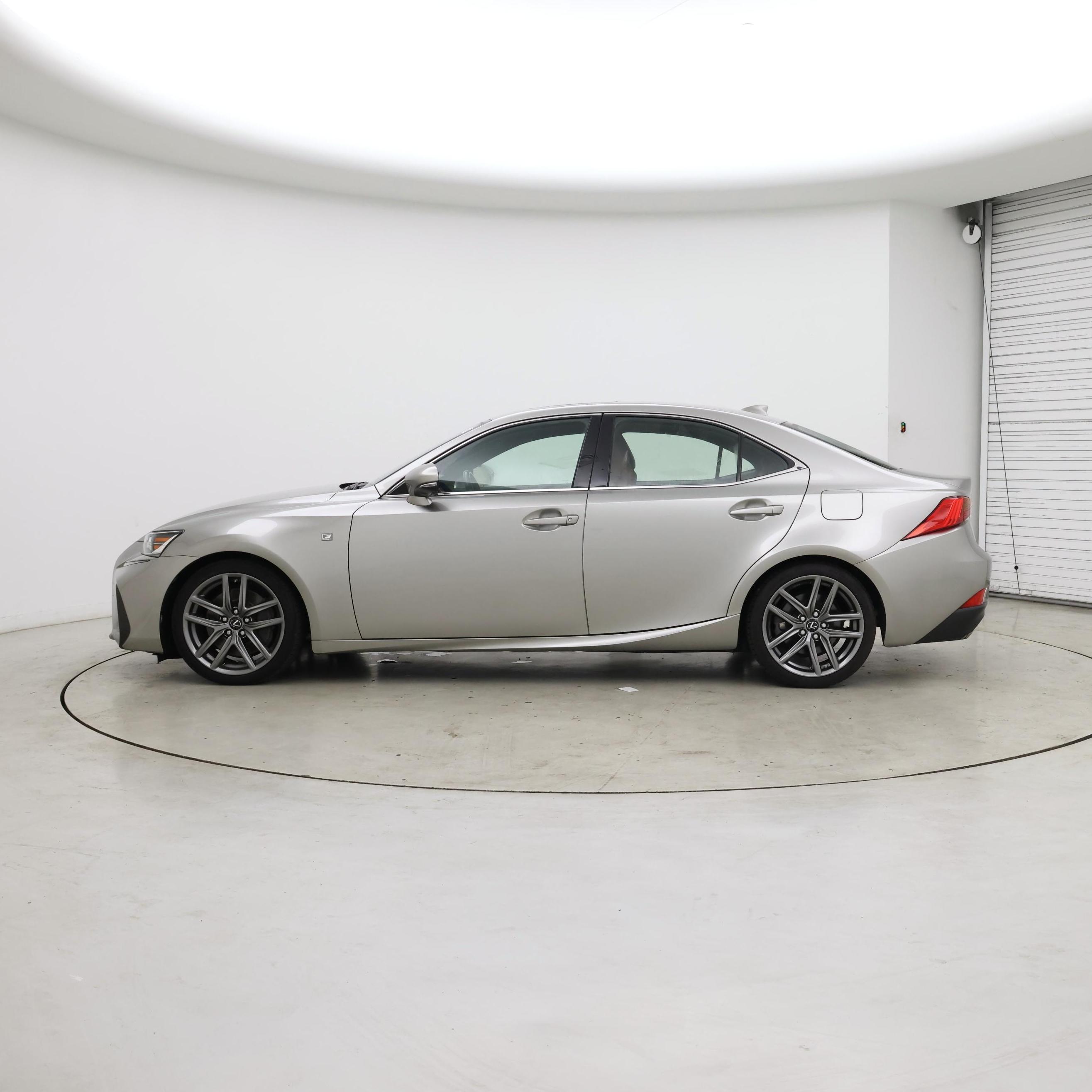 Thumbnail: 2018 Lexus IS - 3