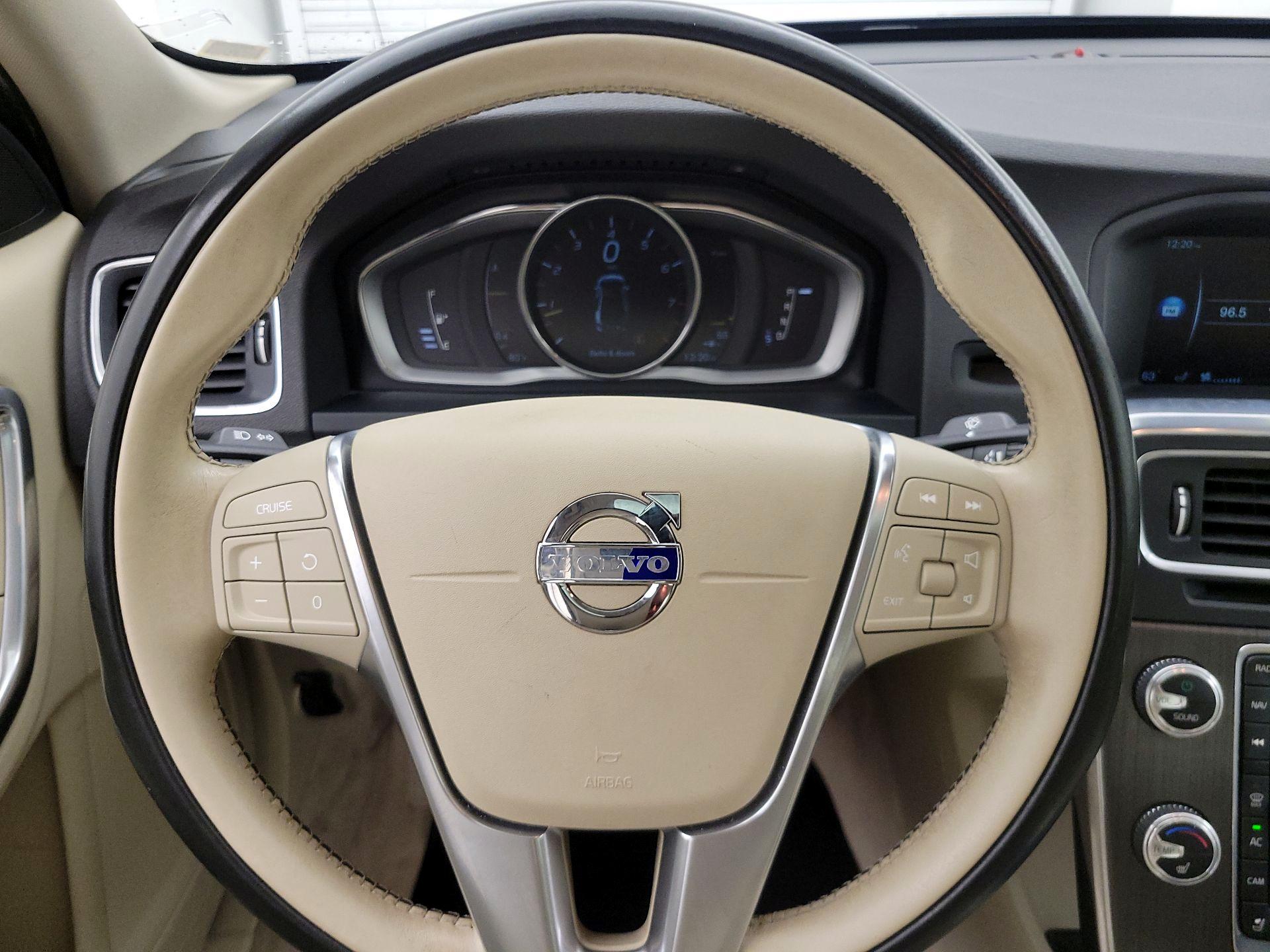 Thumbnail: 2015 Volvo S60 - 10