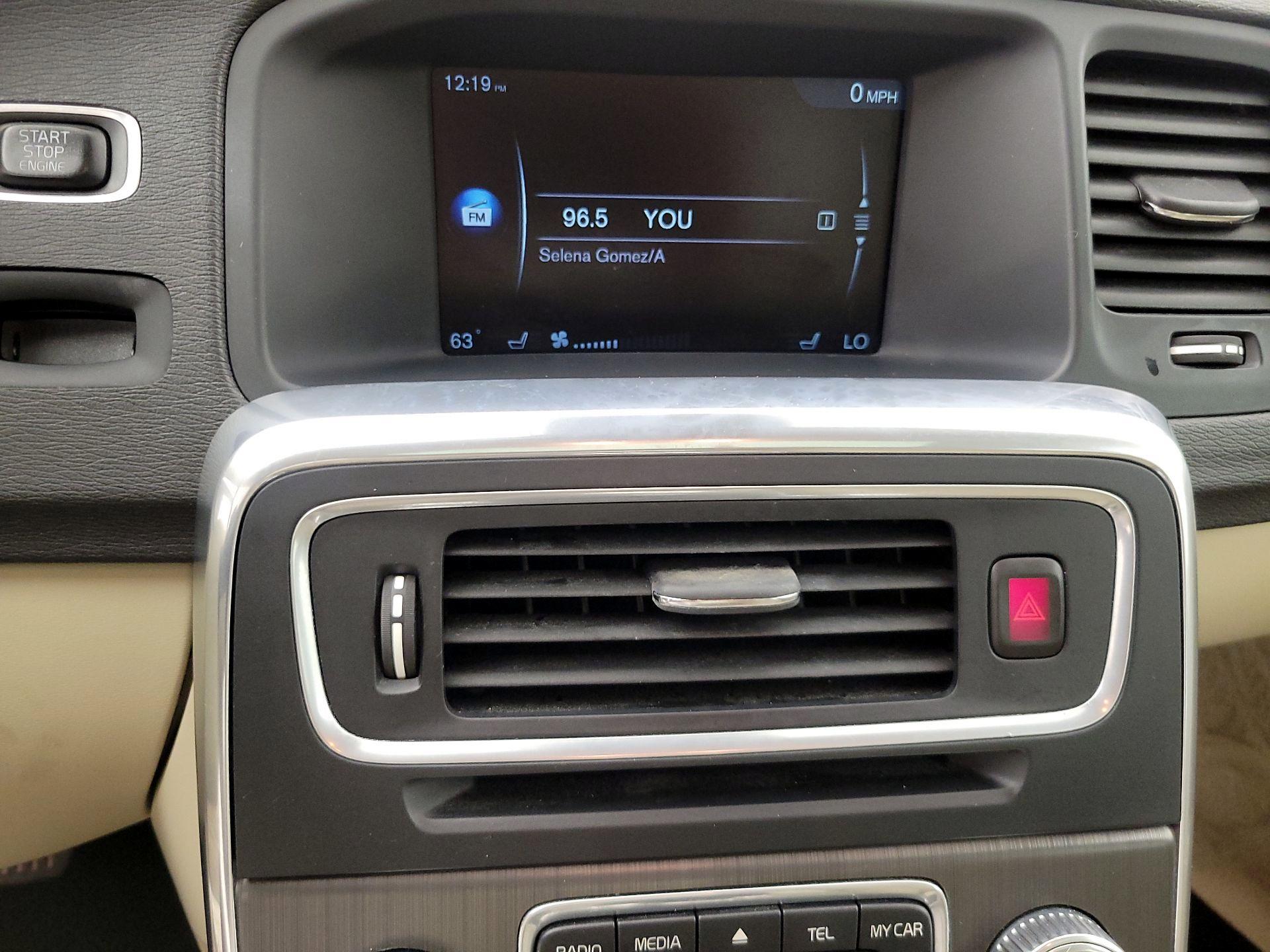 Thumbnail: 2015 Volvo S60 - 15