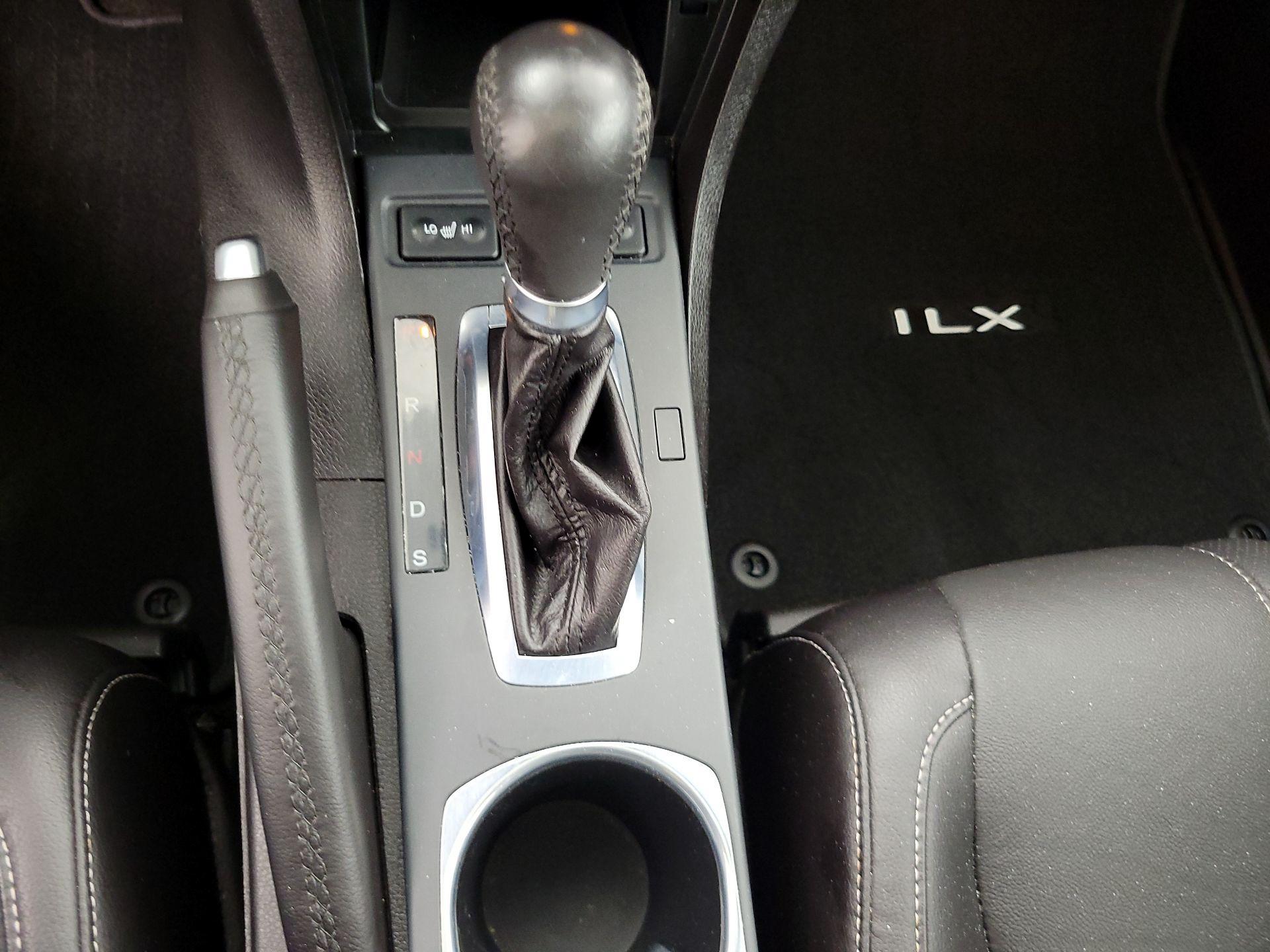 Thumbnail: 2022 Acura ILX - 17