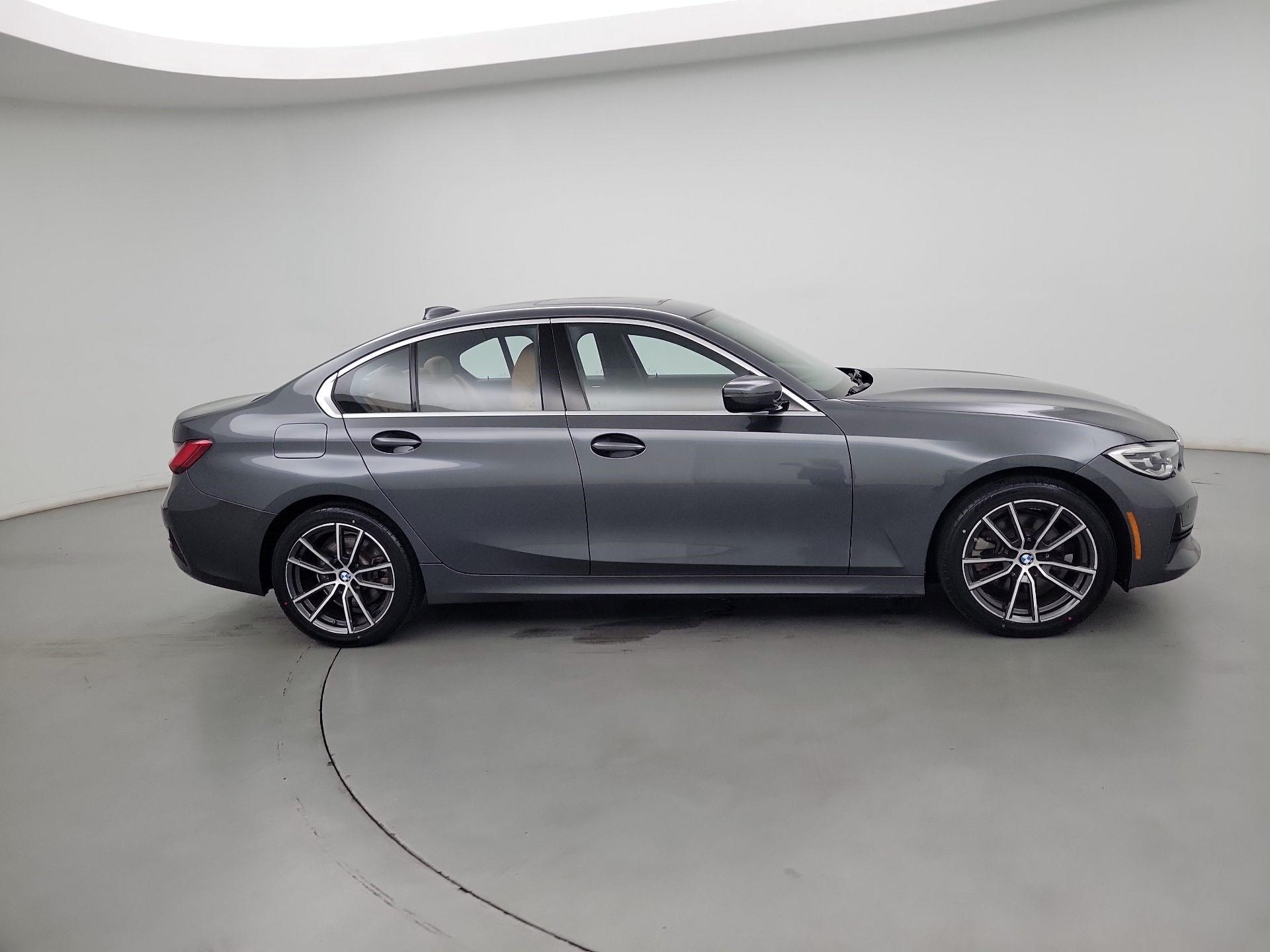 Thumbnail: 2019 BMW 3 Series - 4