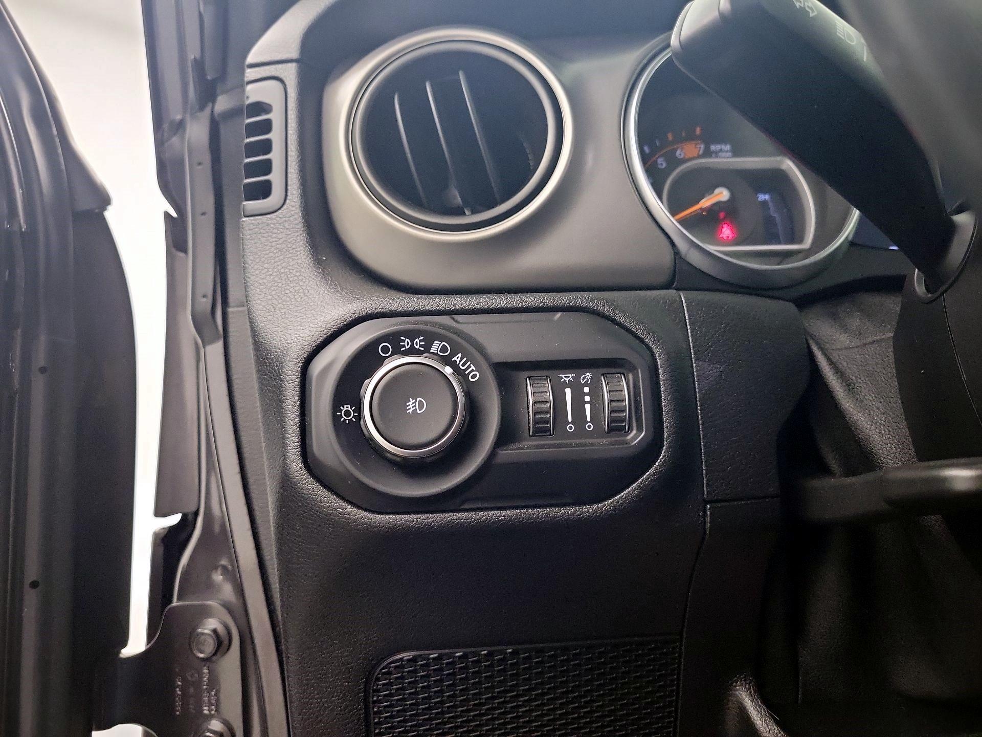 Thumbnail: 2021 Jeep Wrangler - 11
