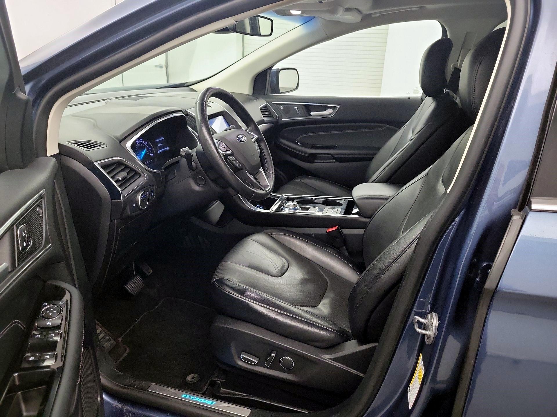 Thumbnail: 2019 Ford Edge - 9