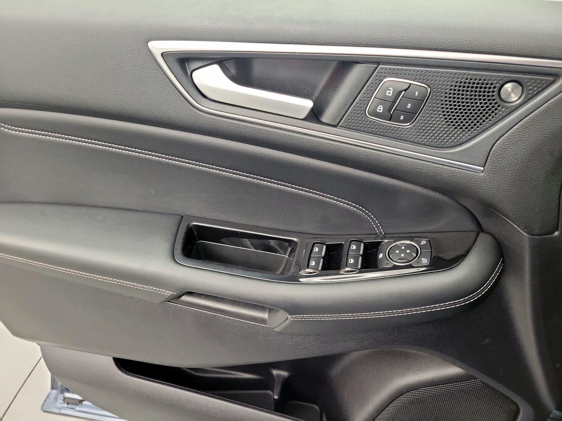 Thumbnail: 2019 Ford Edge - 10