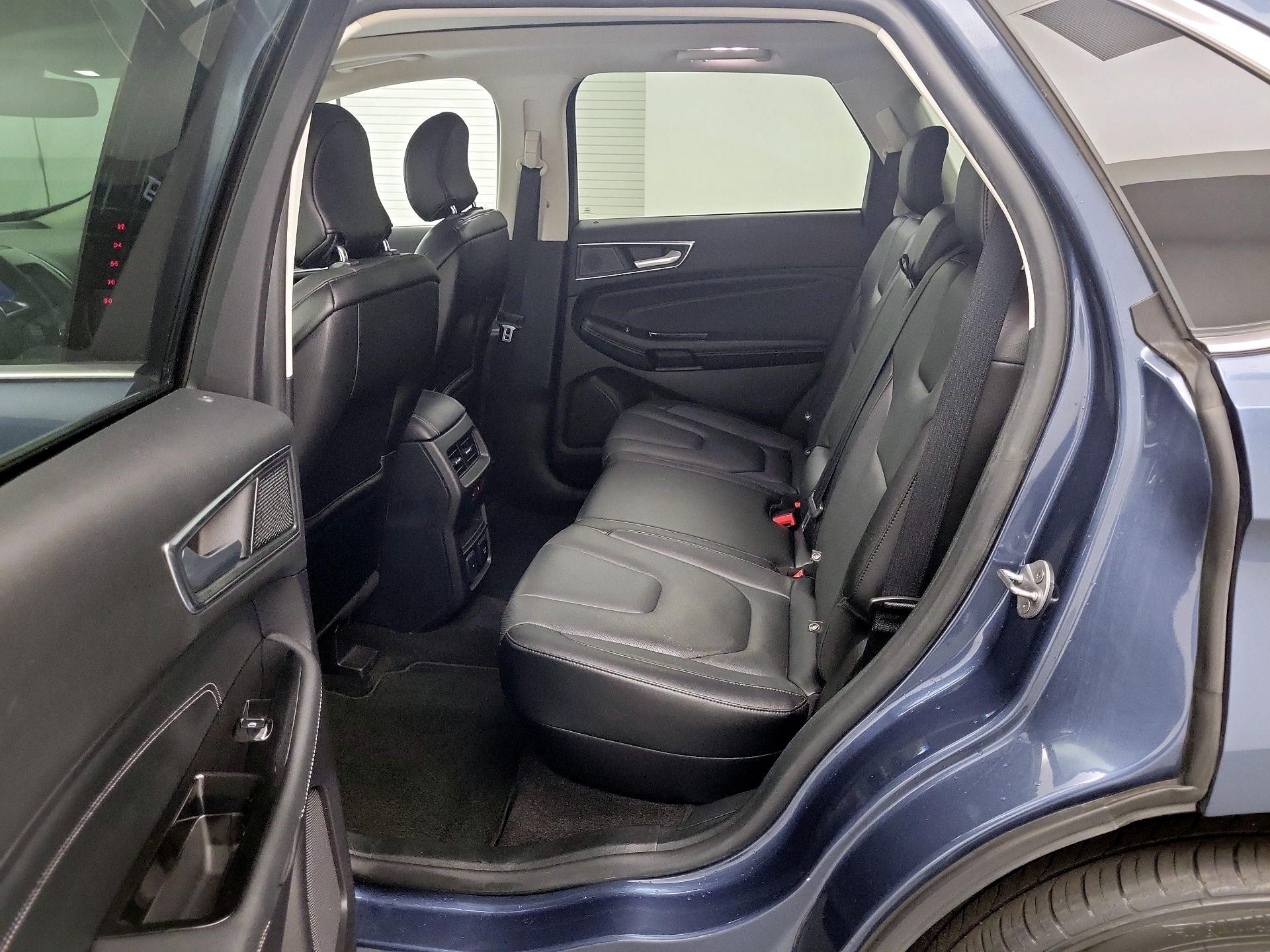 Thumbnail: 2019 Ford Edge - 19