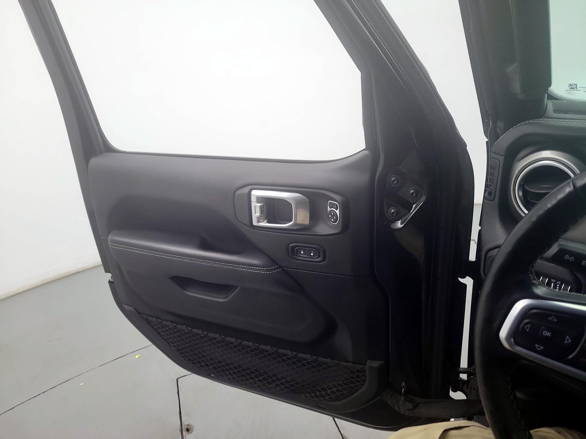 Thumbnail: 2021 Jeep Wrangler - 12