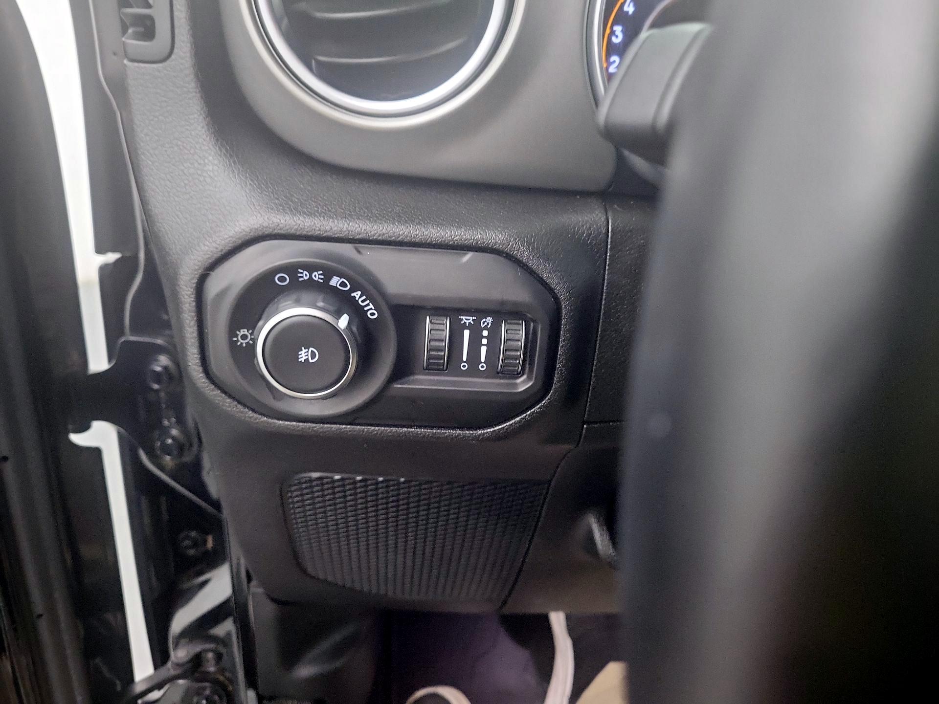 Thumbnail: 2021 Jeep Wrangler - 13