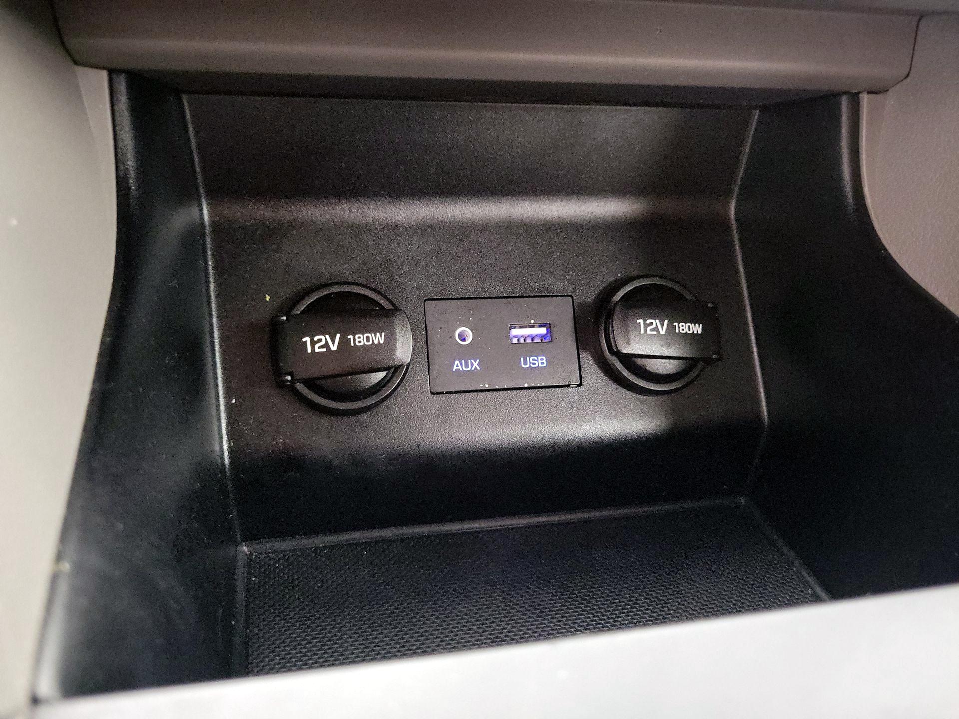 Thumbnail: 2020 Hyundai Elantra - 18