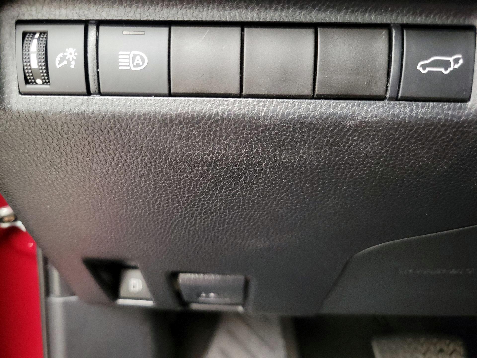 Thumbnail: 2020 Toyota RAV4 - 13