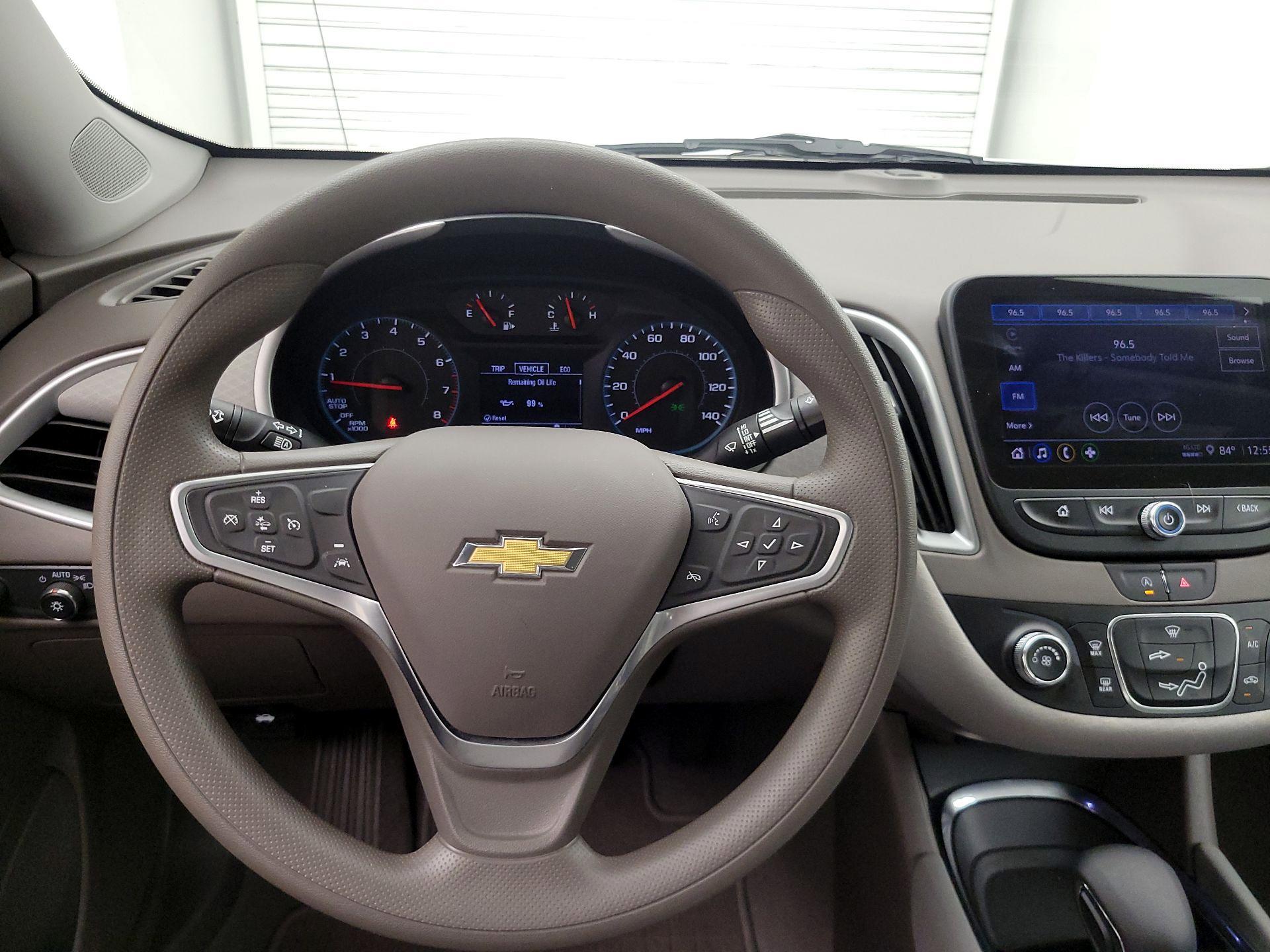 Thumbnail: 2022 Chevrolet Malibu - 10