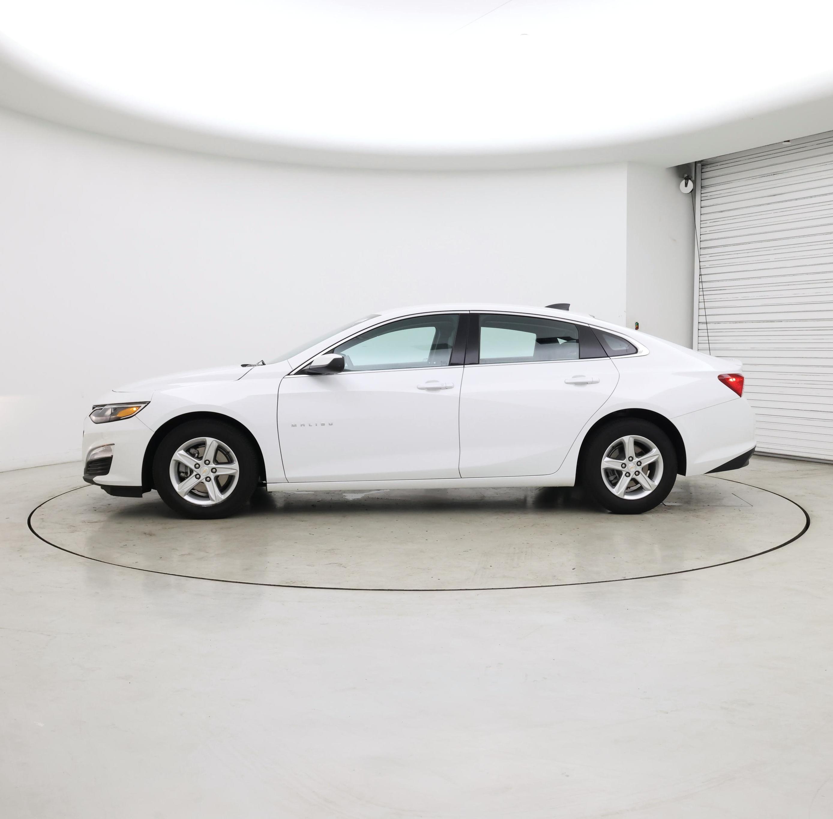 Thumbnail: 2022 Chevrolet Malibu - 3