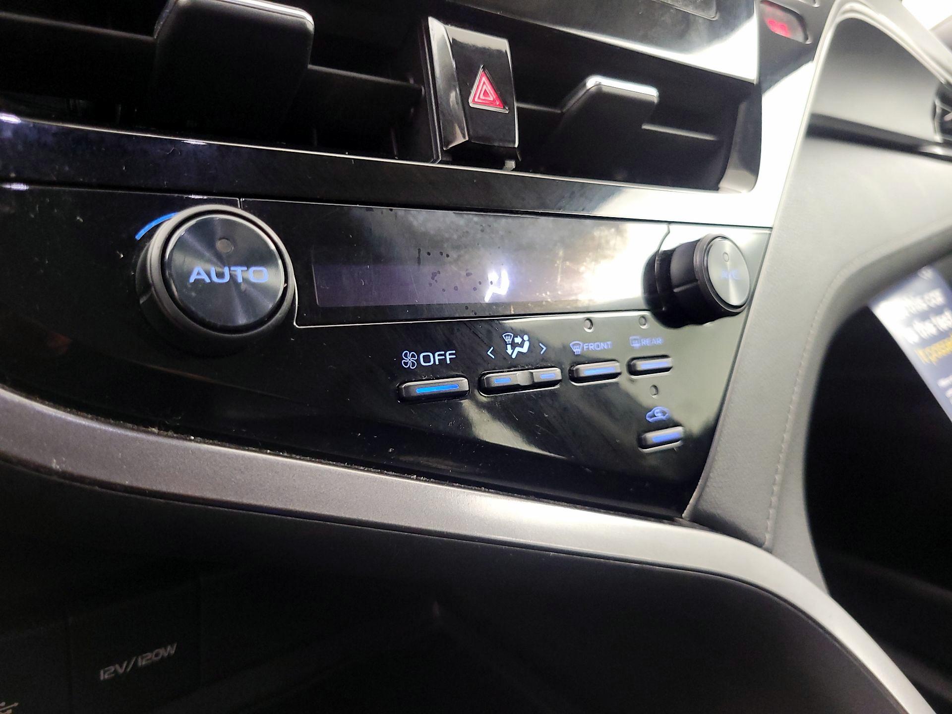 Thumbnail: 2021 Toyota Camry - 16