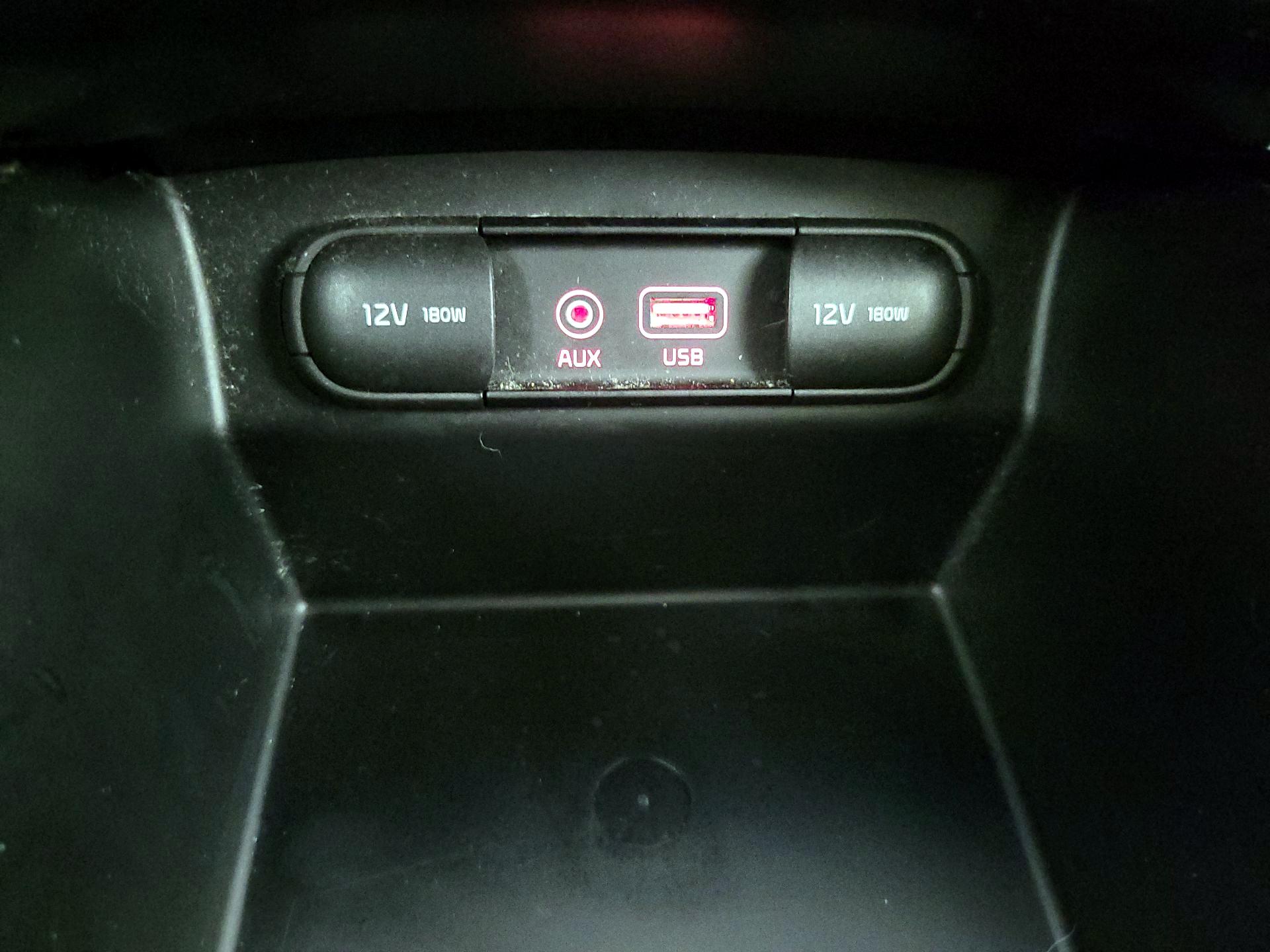 Thumbnail: 2016 Kia Sorento - 18