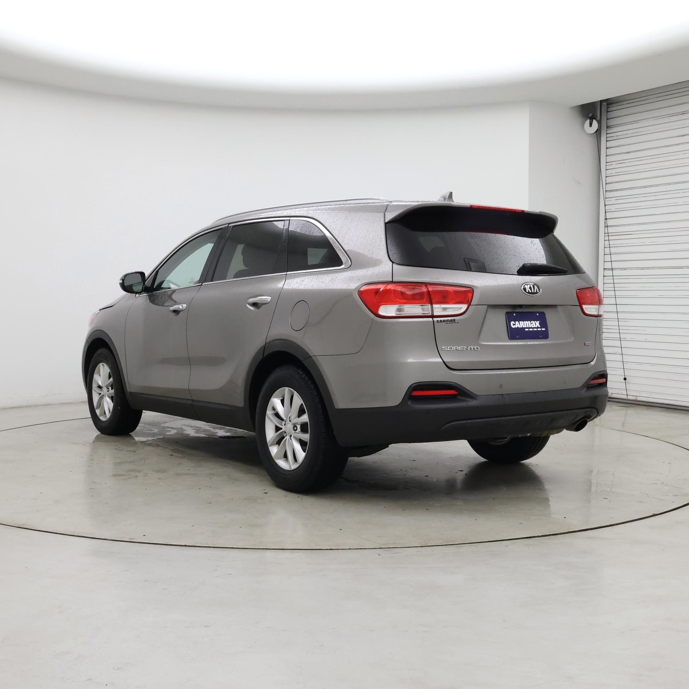 Thumbnail: 2016 Kia Sorento - 2