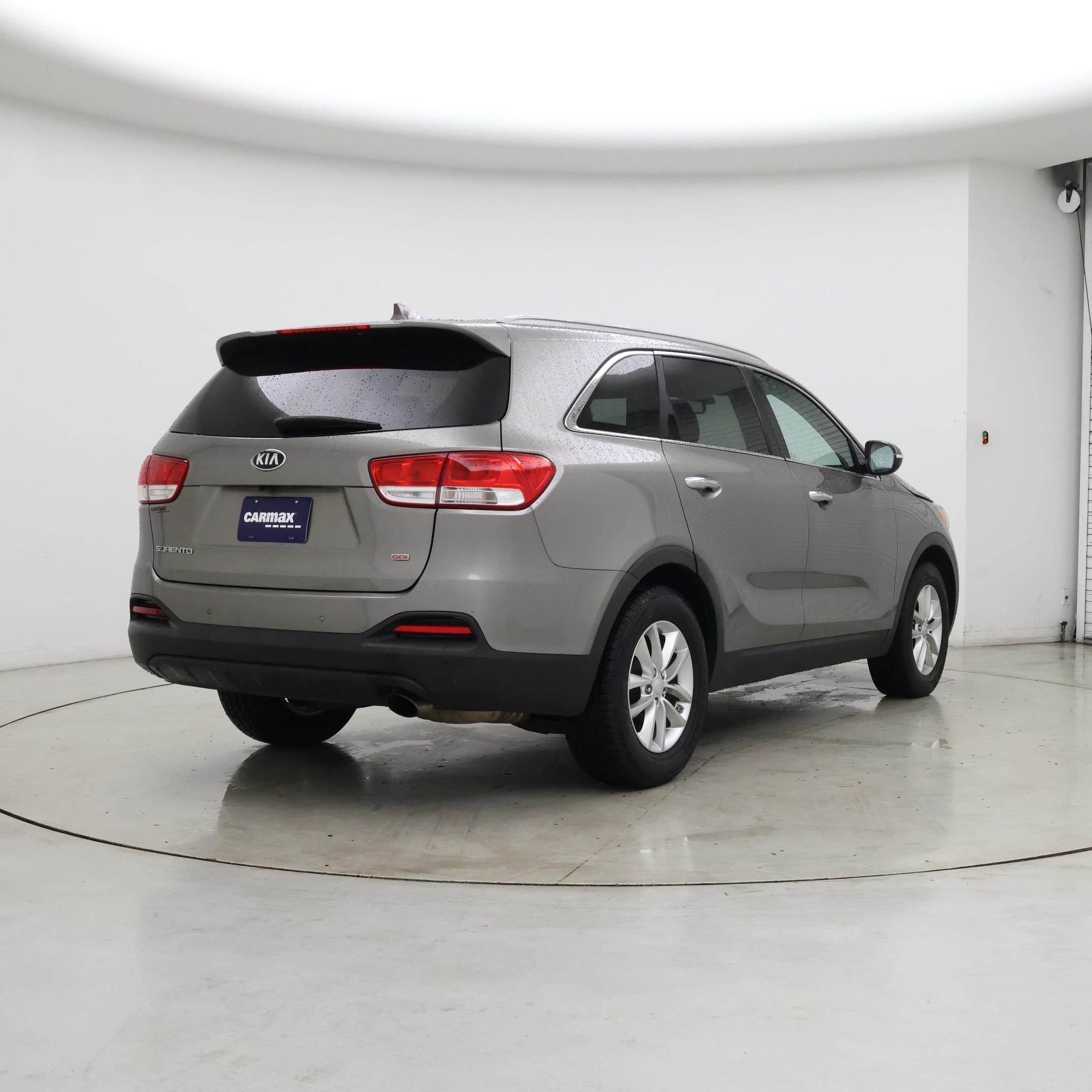 Thumbnail: 2016 Kia Sorento - 8